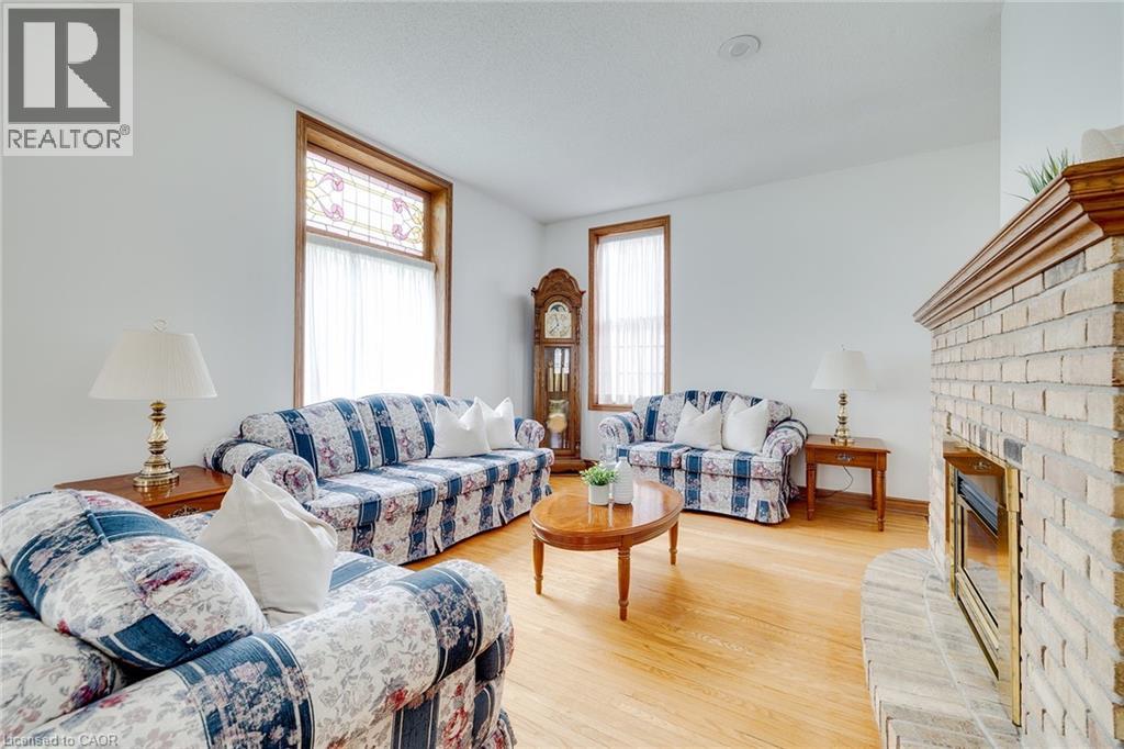 Photo 11 of 483 Main Street W, Listowel ON