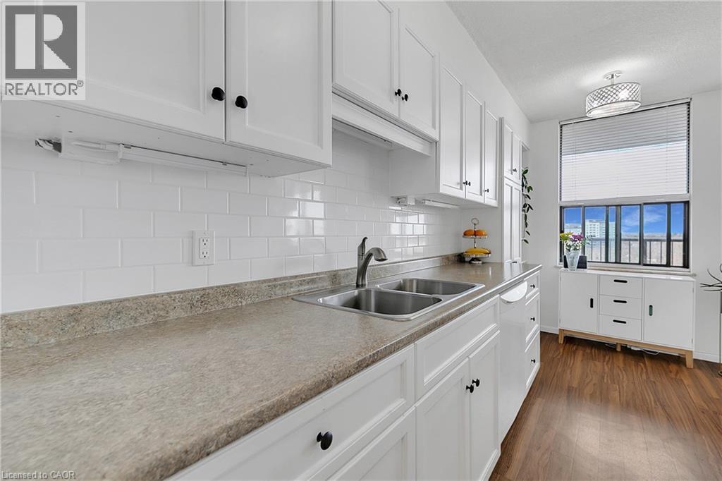 Photo 2 of 81 Church Street Unit 702, Kitchener ON