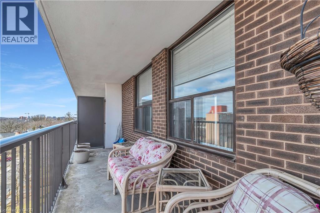 Photo 11 of 81 Church Street Unit 702, Kitchener ON