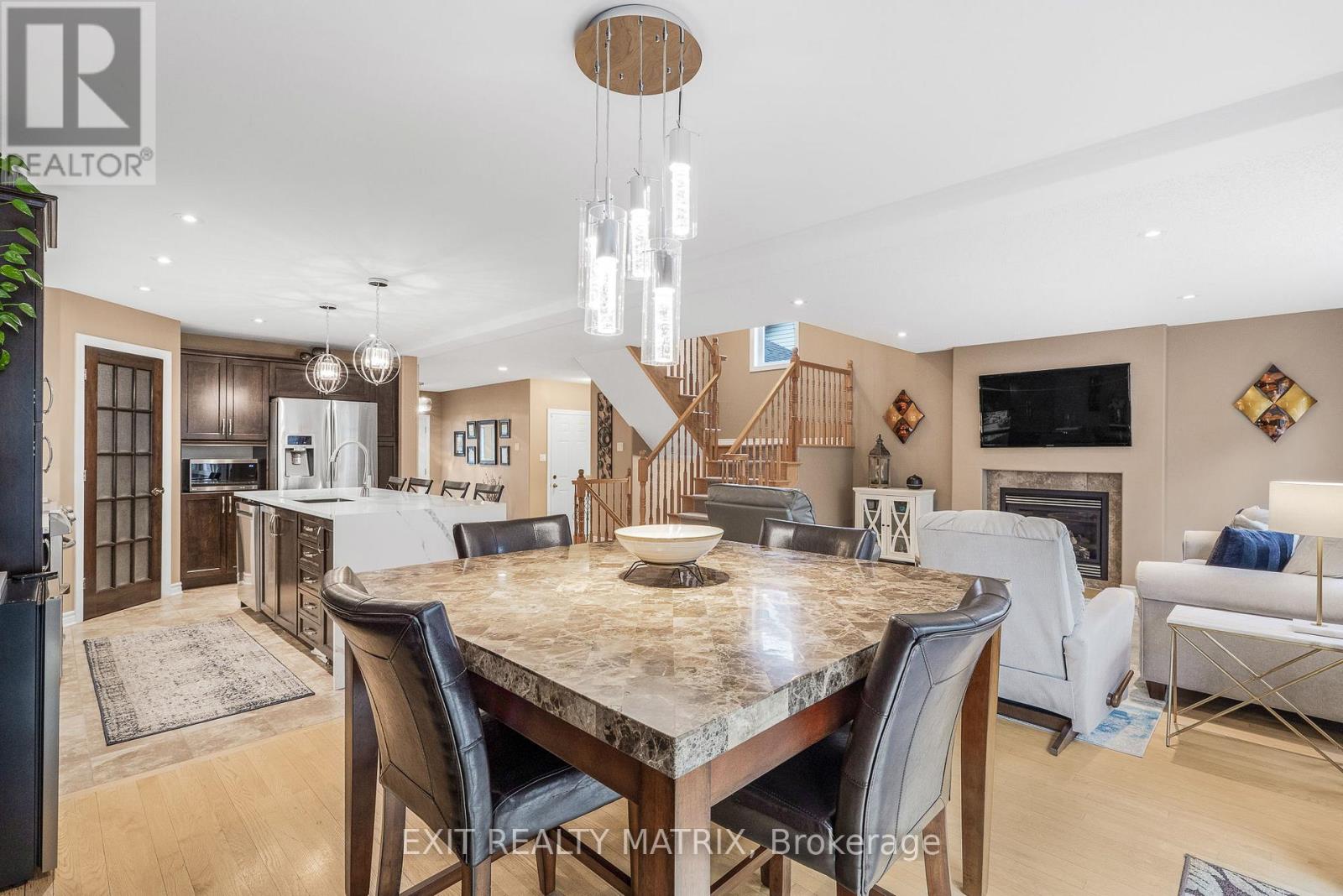 Photo 13 of 23 Cobblestone Drive, Russell ON