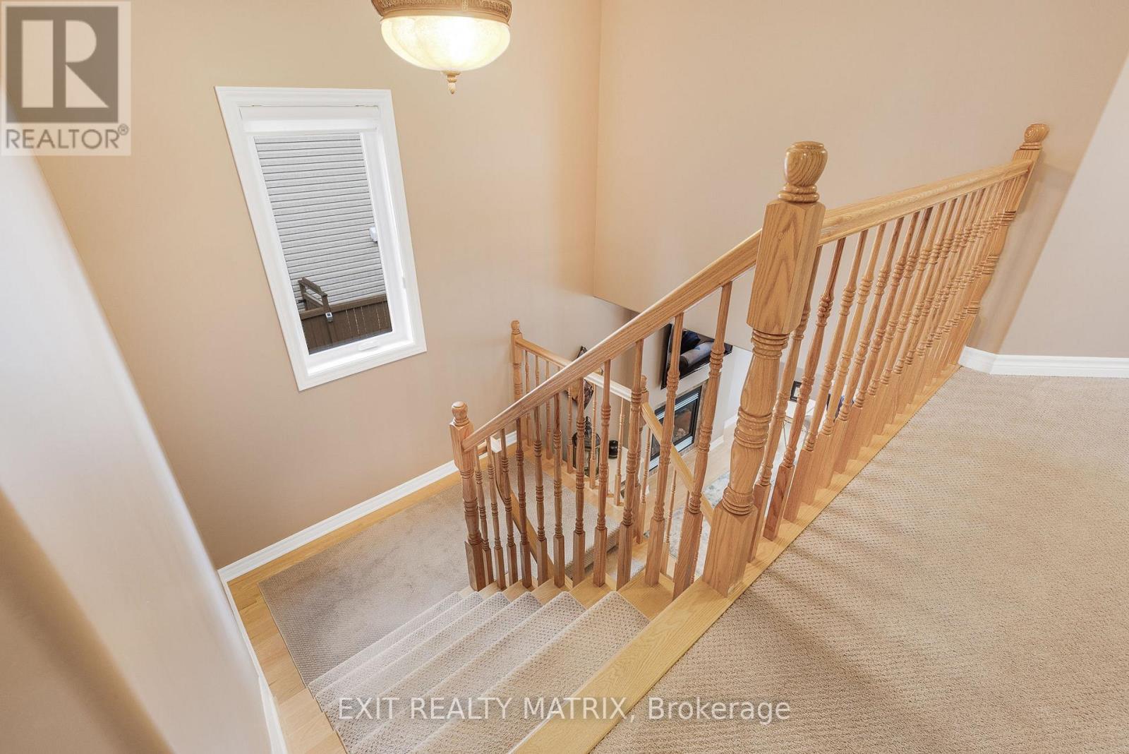 Photo 5 of 23 Cobblestone Drive, Russell ON