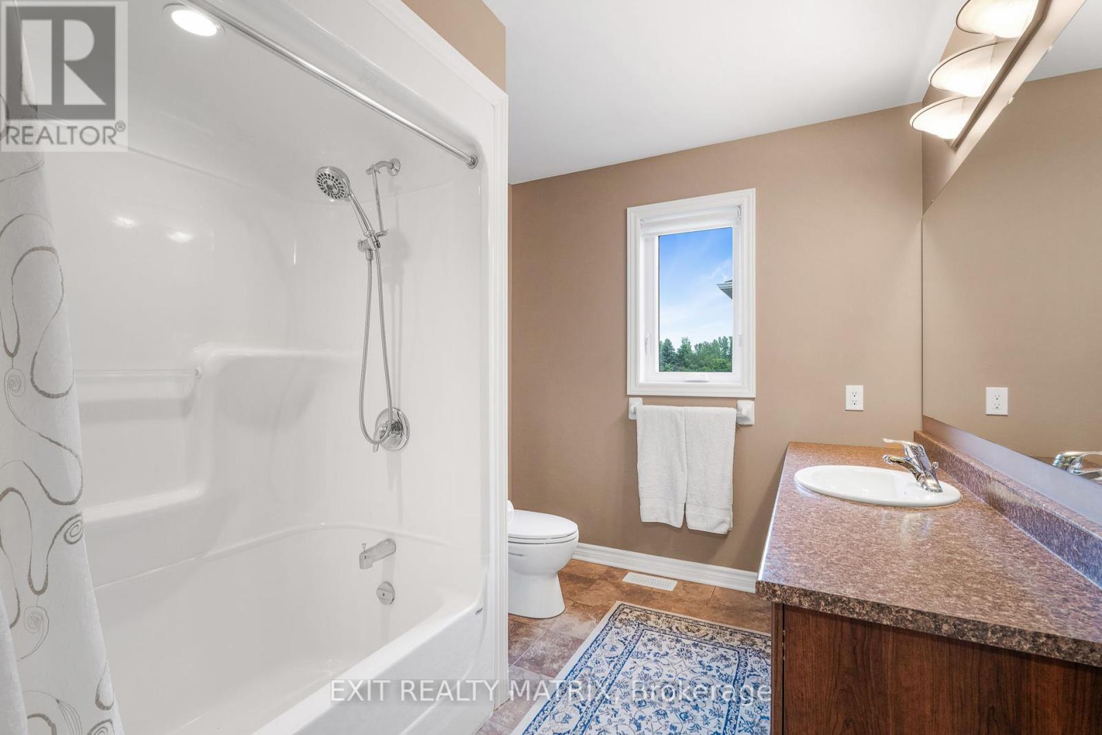 Photo 29 of 23 Cobblestone Drive, Russell ON