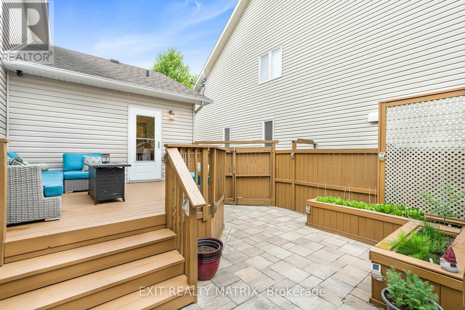 Photo 27 of 23 Cobblestone Drive, Russell ON