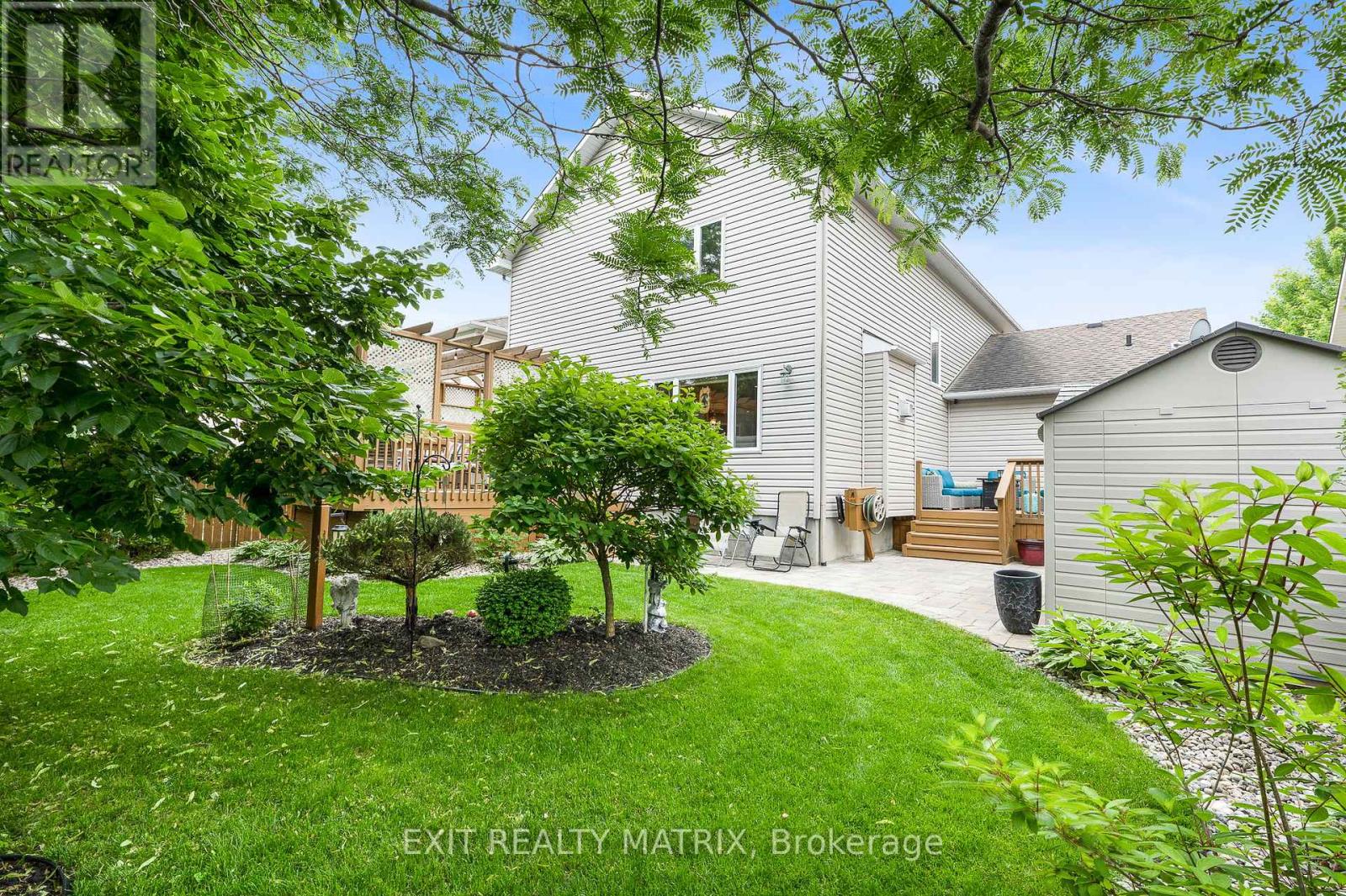 Photo 10 of 23 Cobblestone Drive, Russell ON