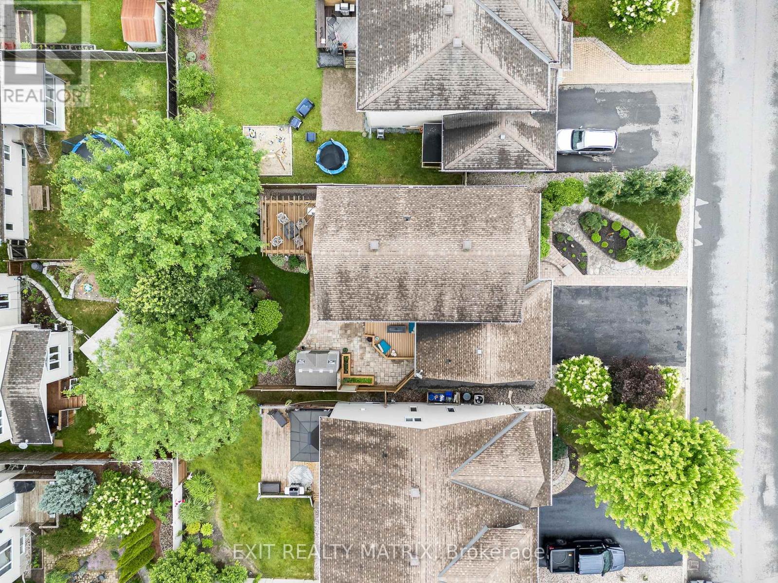 Photo 20 of 23 Cobblestone Drive, Russell ON