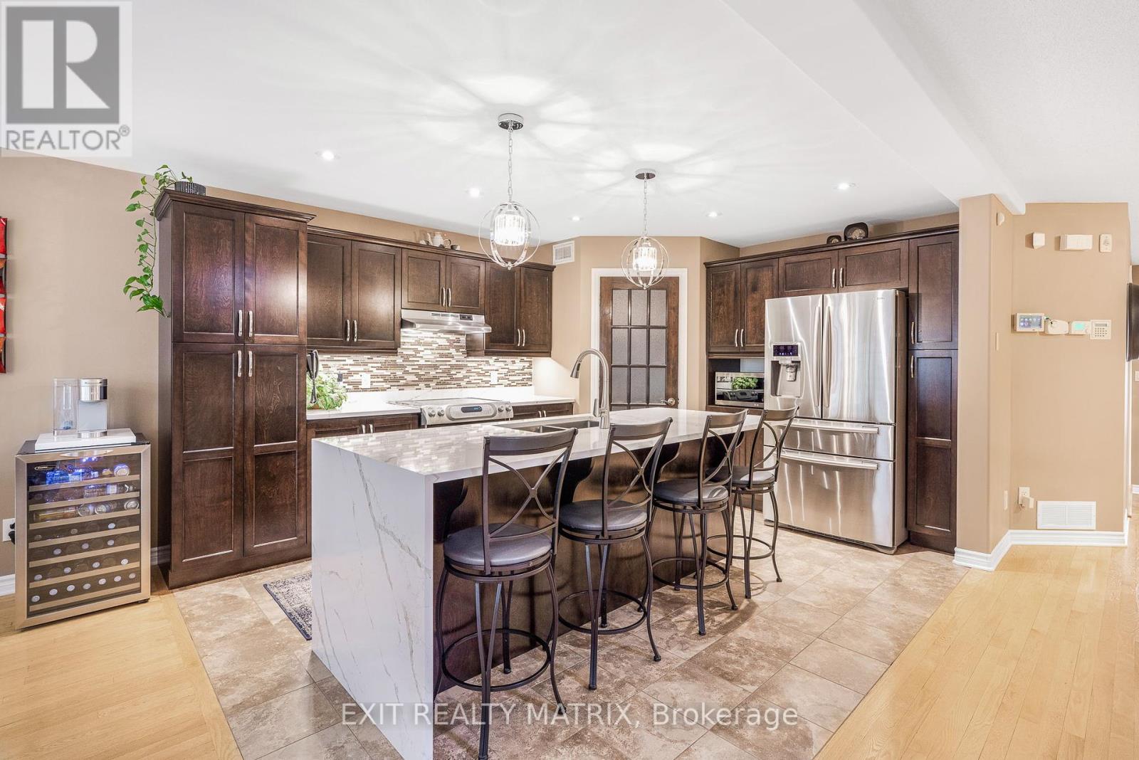 Photo 16 of 23 Cobblestone Drive, Russell ON