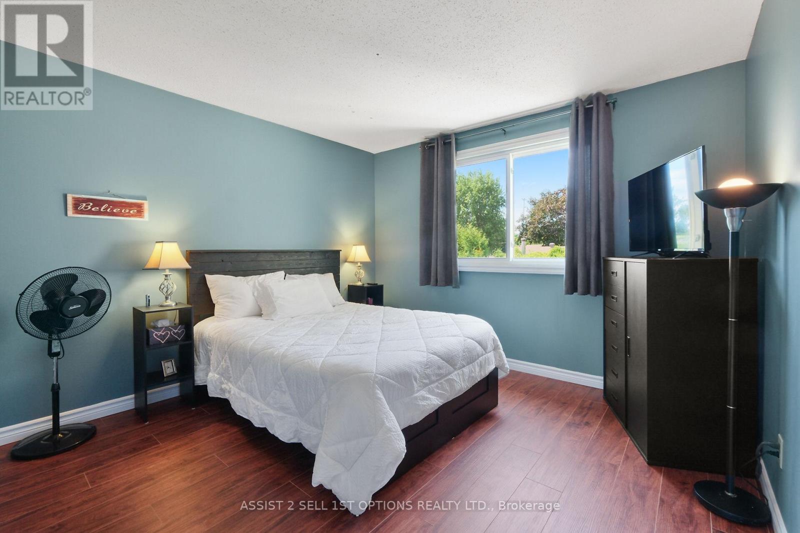 Photo 3 of 1884 Chaine Court, Ottawa ON