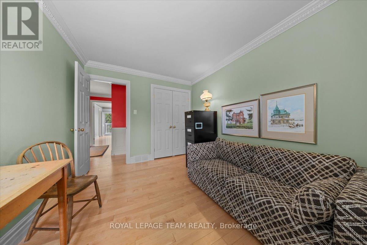 Photo 1 of 14 27 Forsyth Lane, Ottawa ON