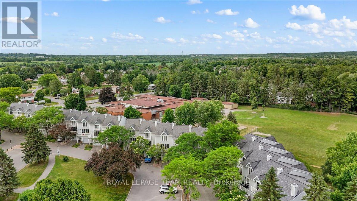 Photo 18 of 14 27 Forsyth Lane, Ottawa ON