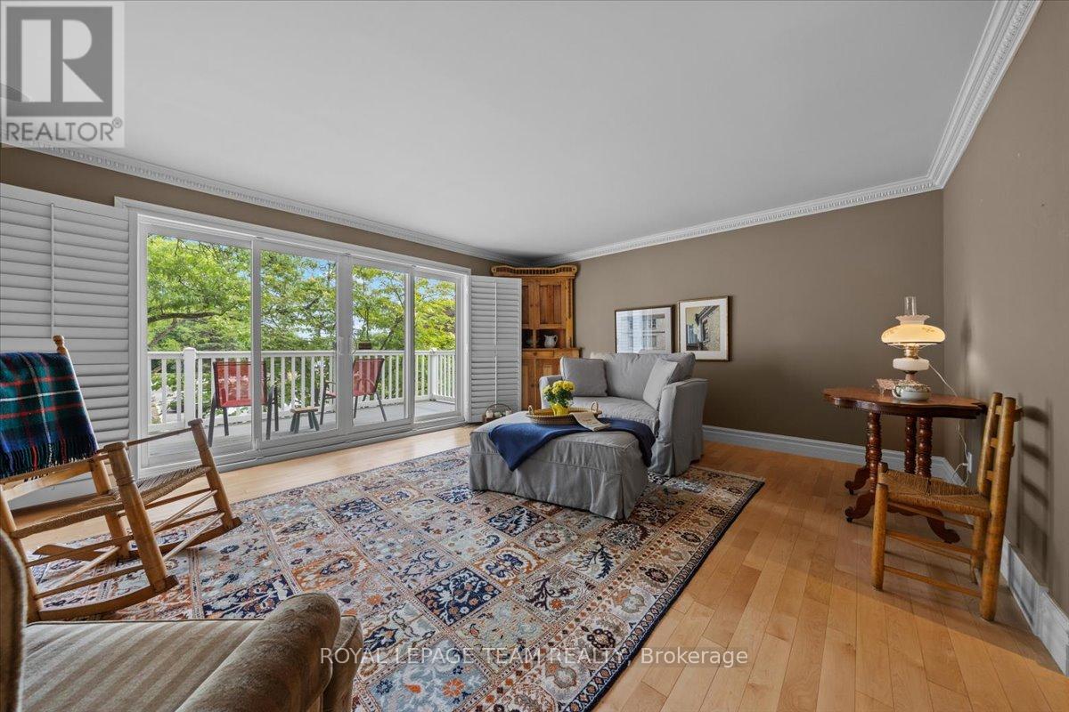 Photo 10 of 14 27 Forsyth Lane, Ottawa ON