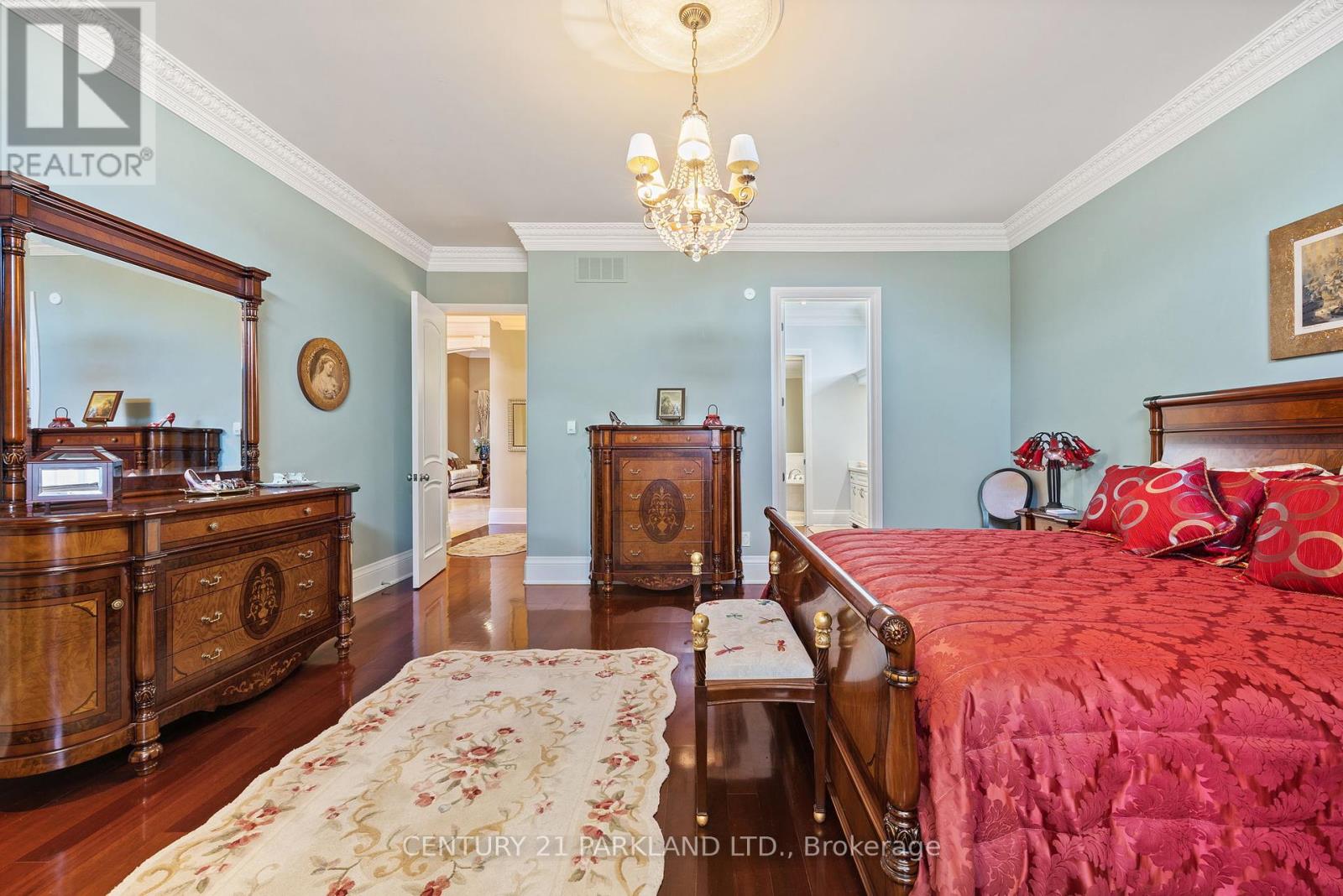 Photo 1 of 16 Boyle Drive, Richmond Hill ON