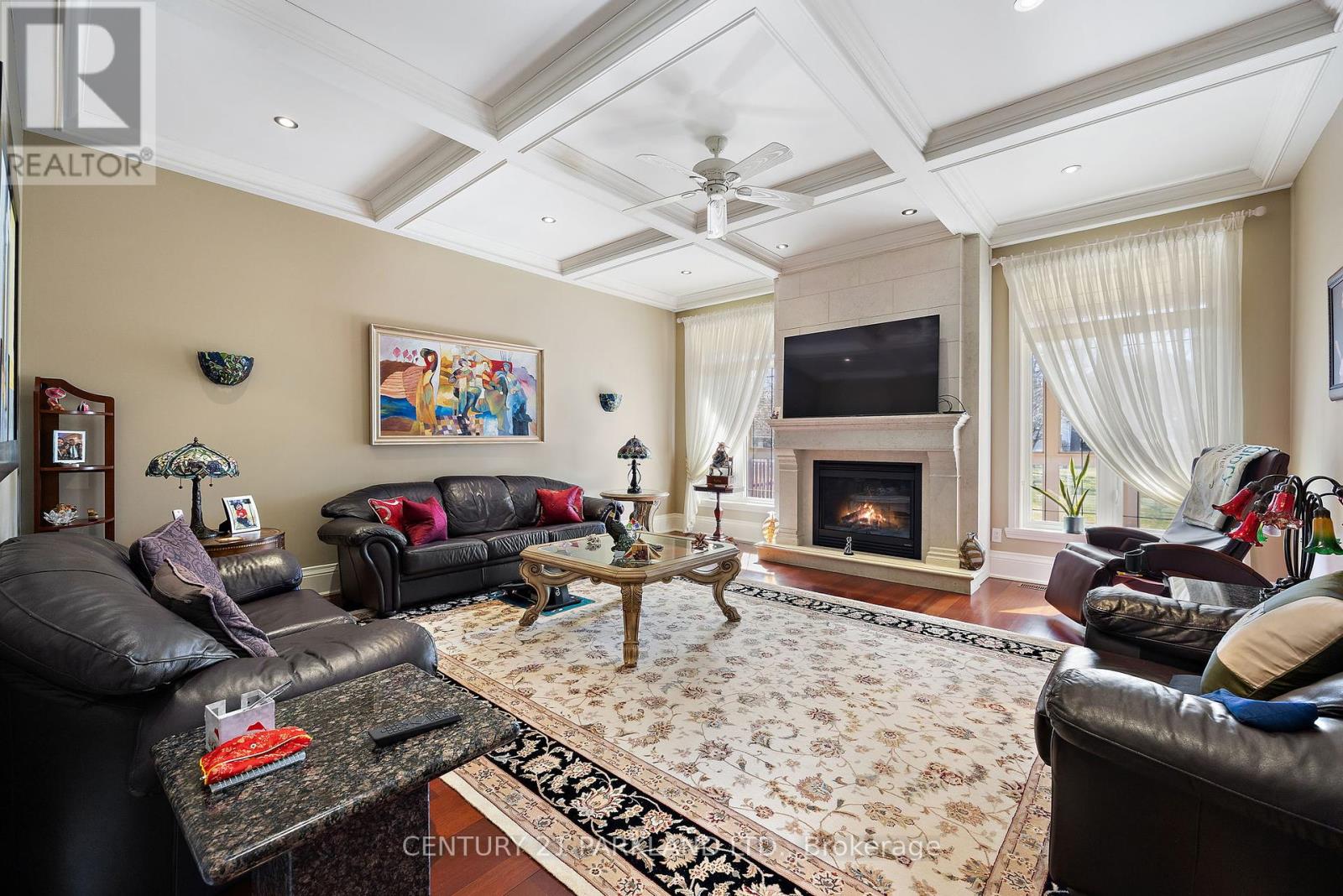 Photo 10 of 16 Boyle Drive, Richmond Hill ON