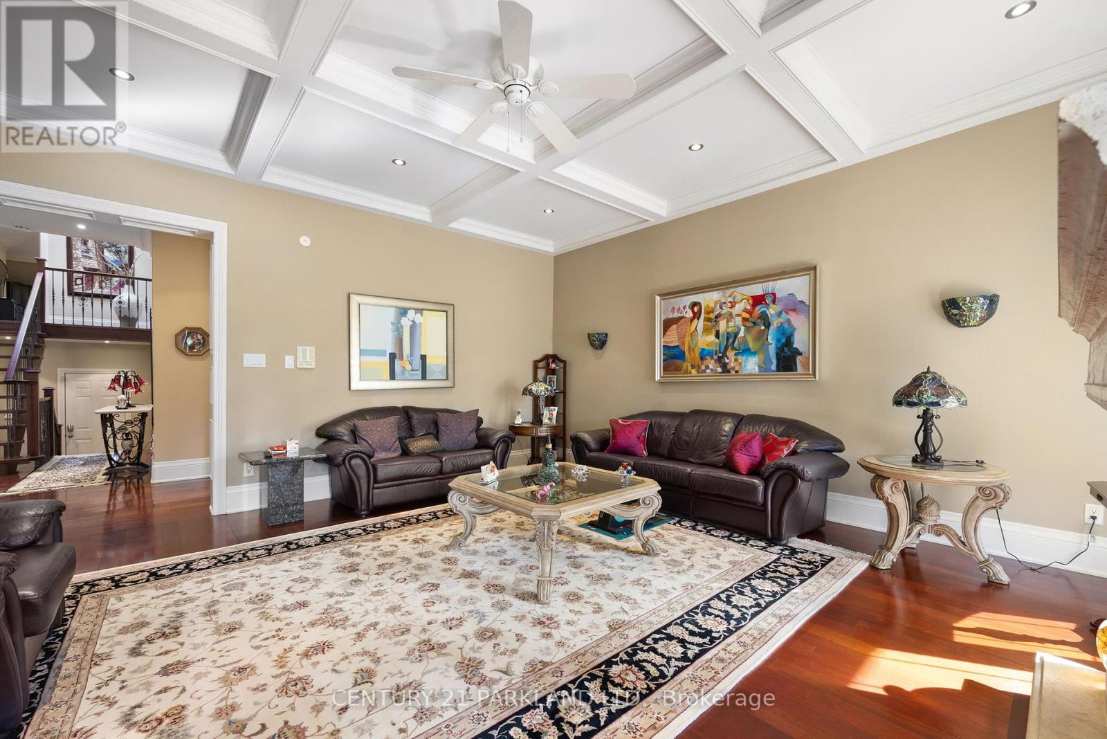Photo 37 of 16 Boyle Drive, Richmond Hill ON
