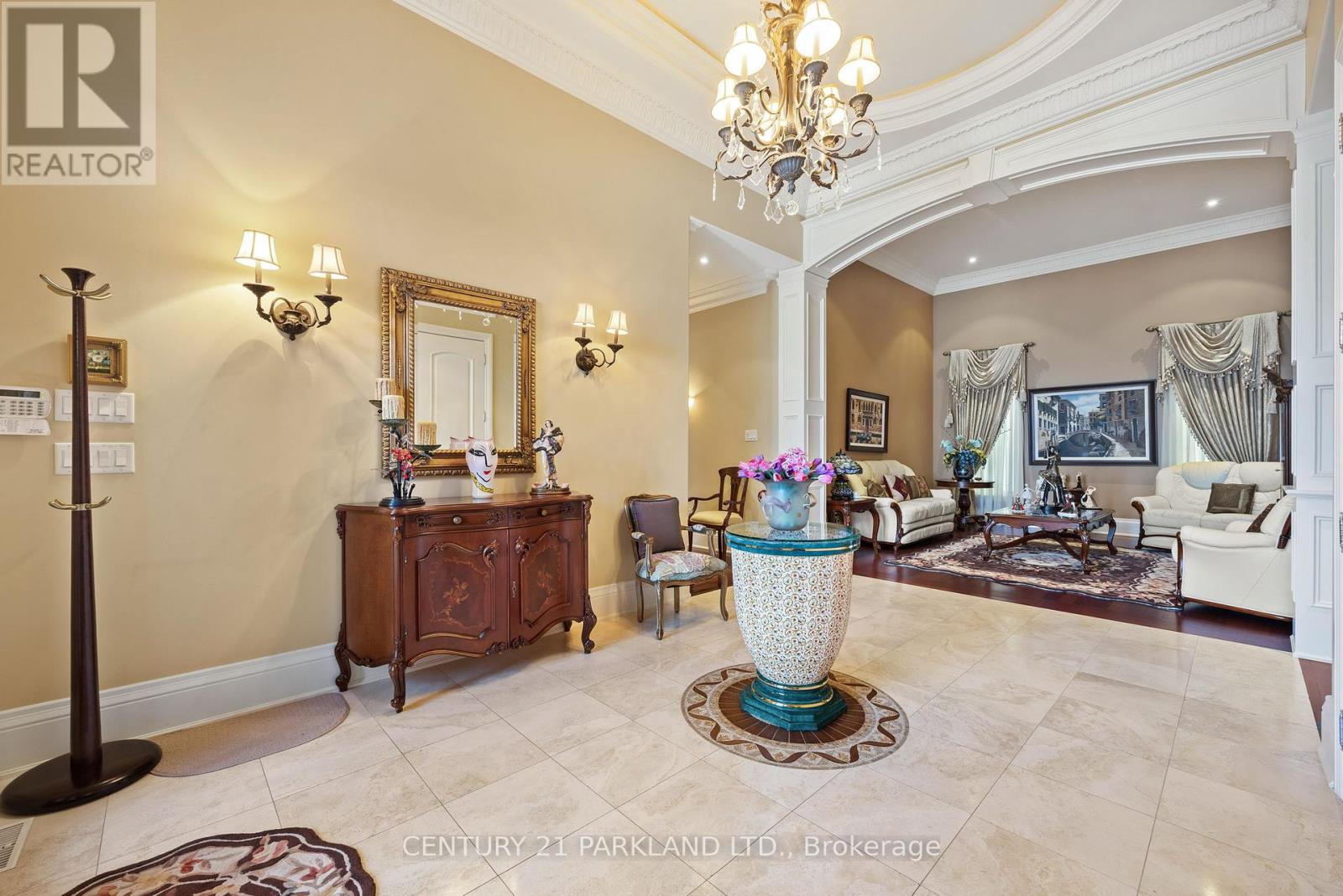 Photo 13 of 16 Boyle Drive, Richmond Hill ON