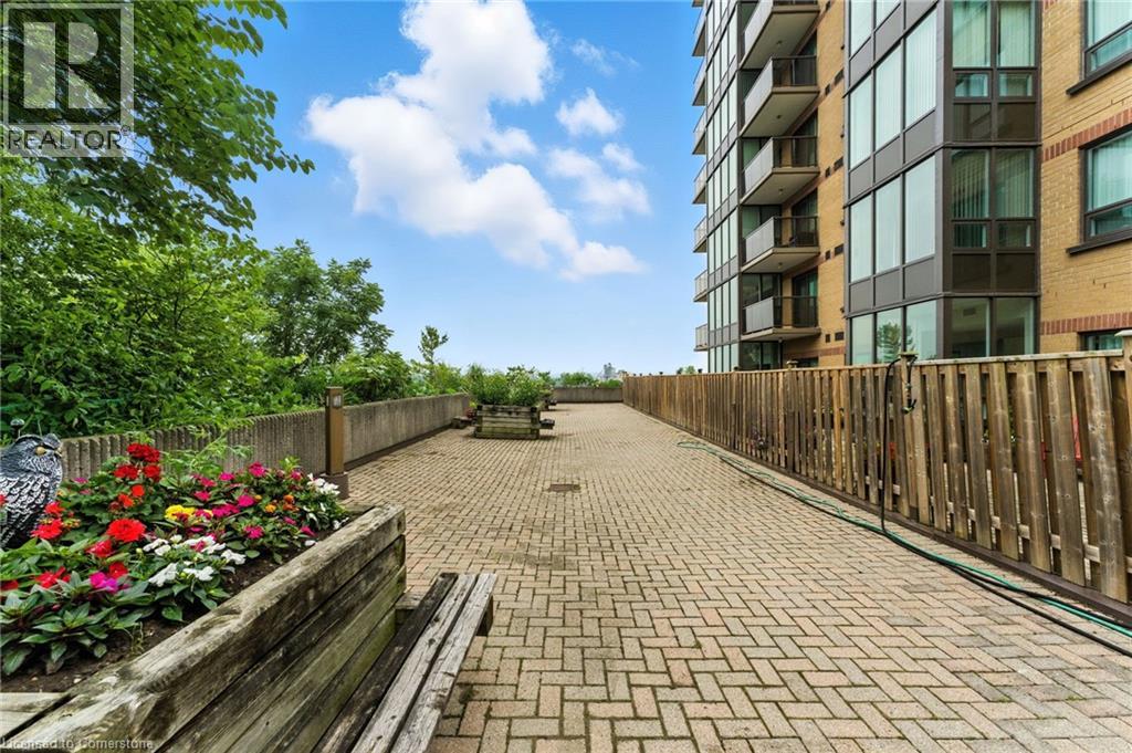 Photo 39 of 237 King Street W Unit 1104, Cambridge ON