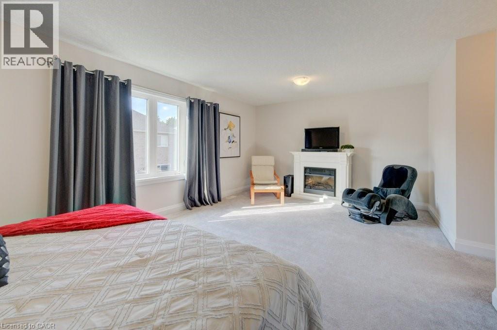 Photo 31 of 43 Greyhawk Street, Kitchener ON