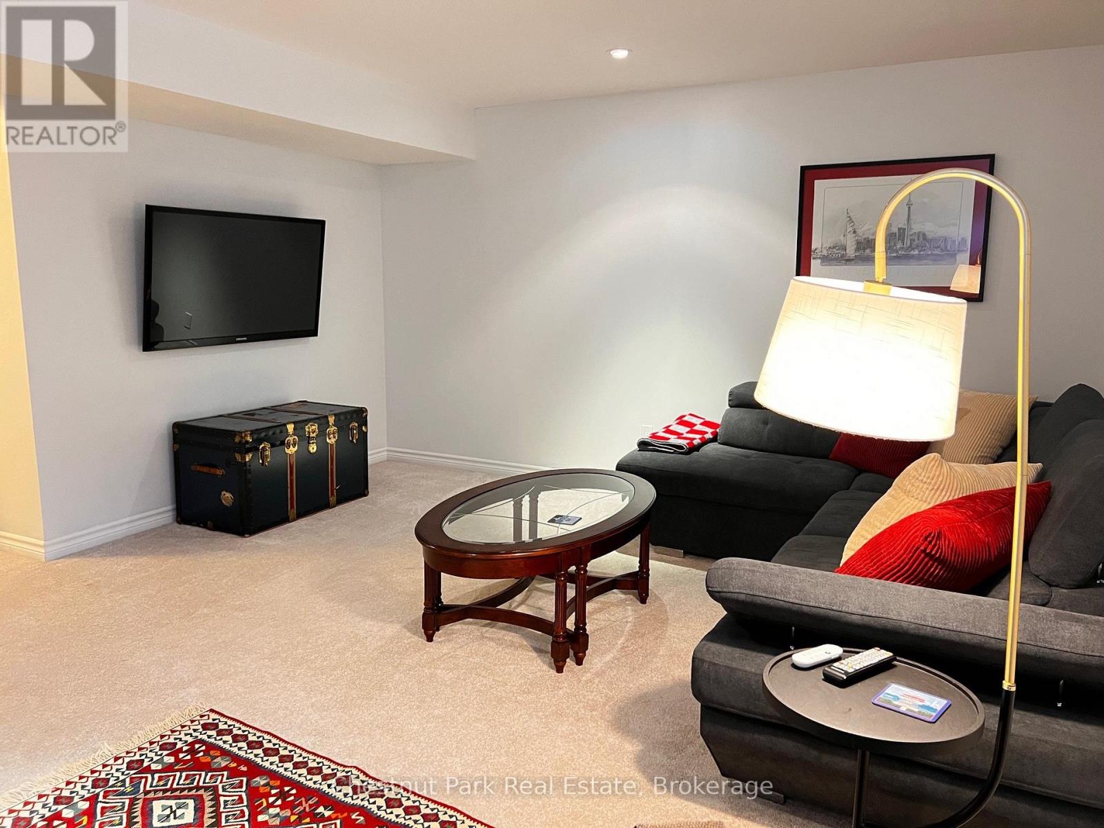 Photo 5 of 27 Conservation Way, Collingwood ON