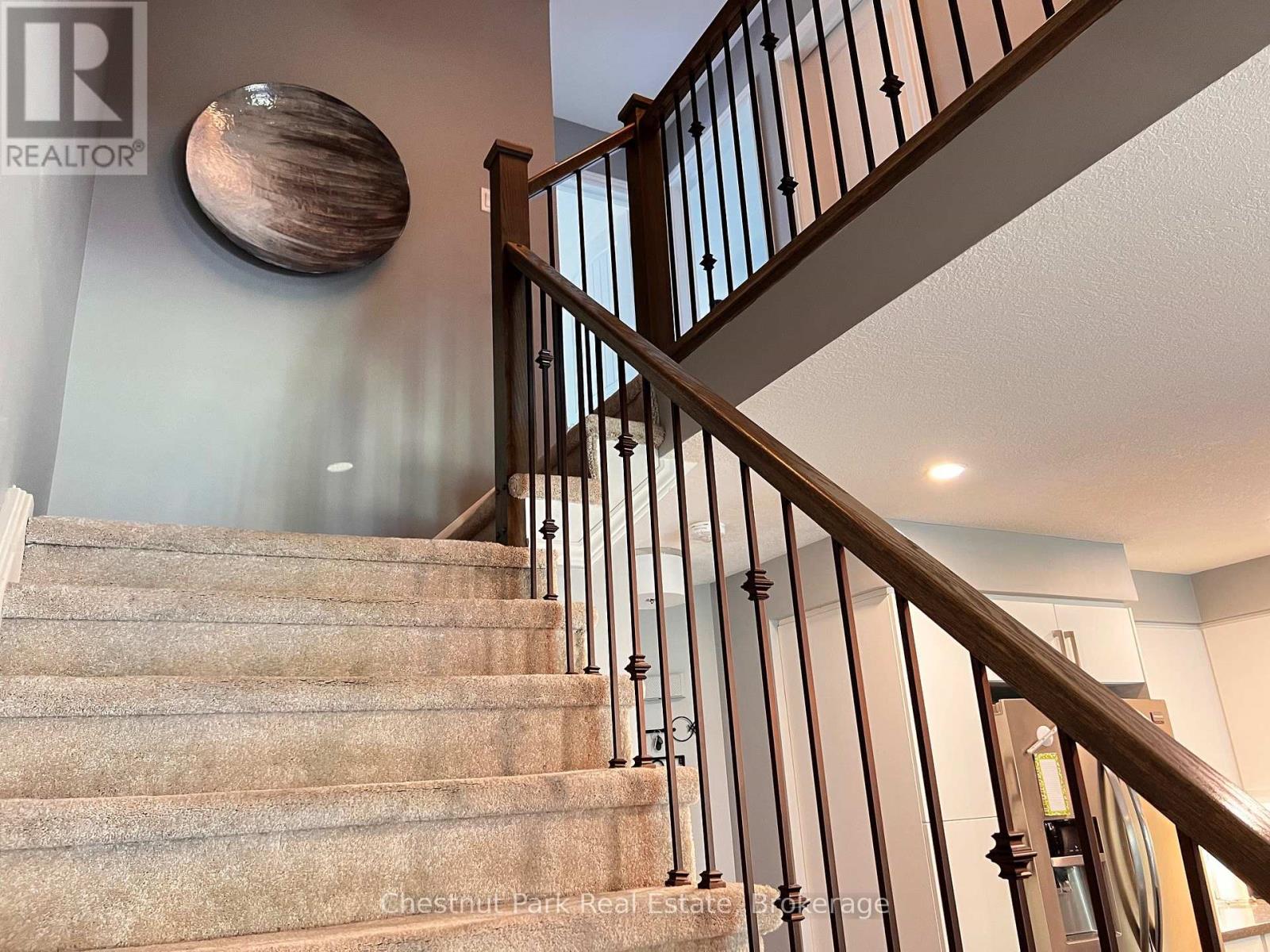 Photo 3 of 27 Conservation Way, Collingwood ON