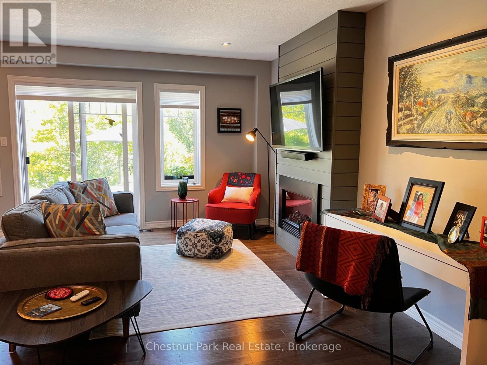 Photo 4 of 27 Conservation Way, Collingwood ON