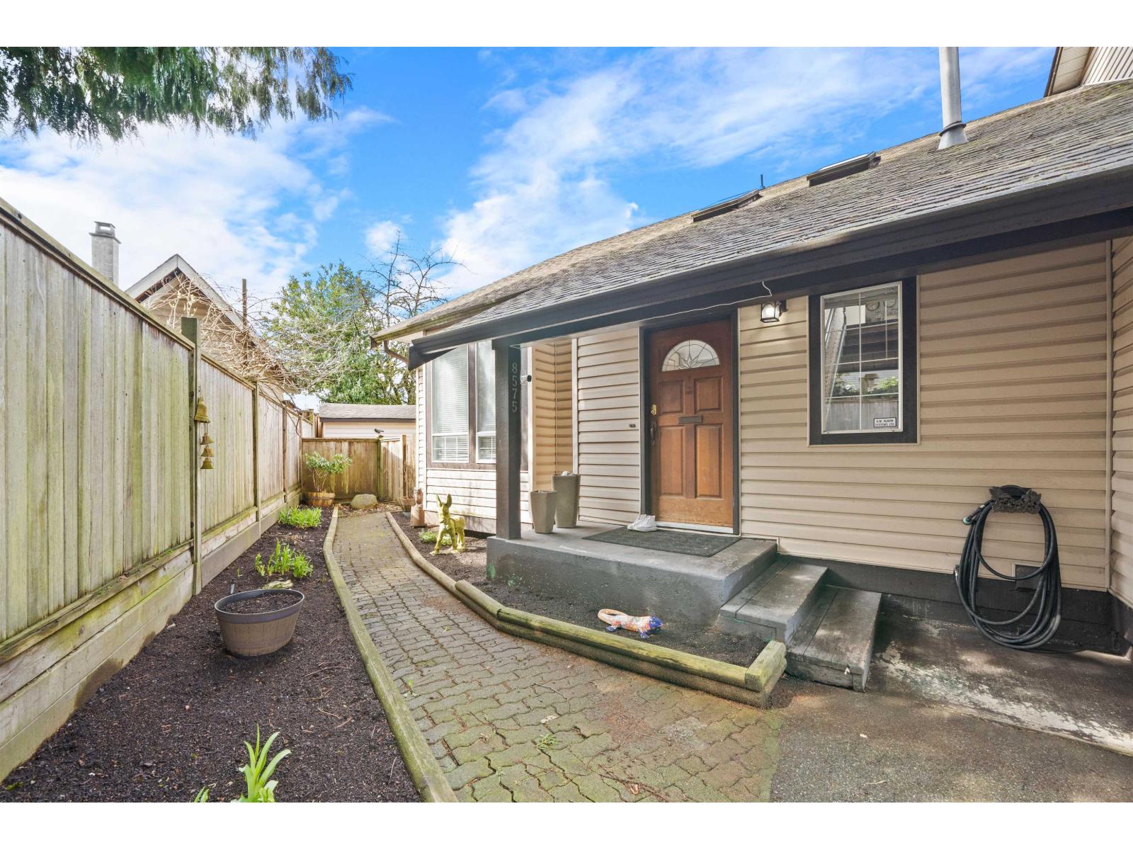 Photo 6 of 8575 Brooke Road, Delta BC