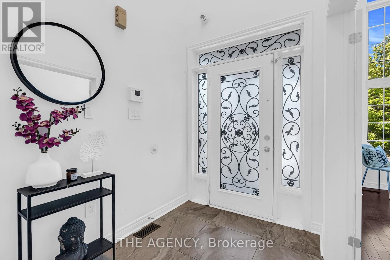 Photo 3 of 13 Waterwide Crescent, Brampton ON