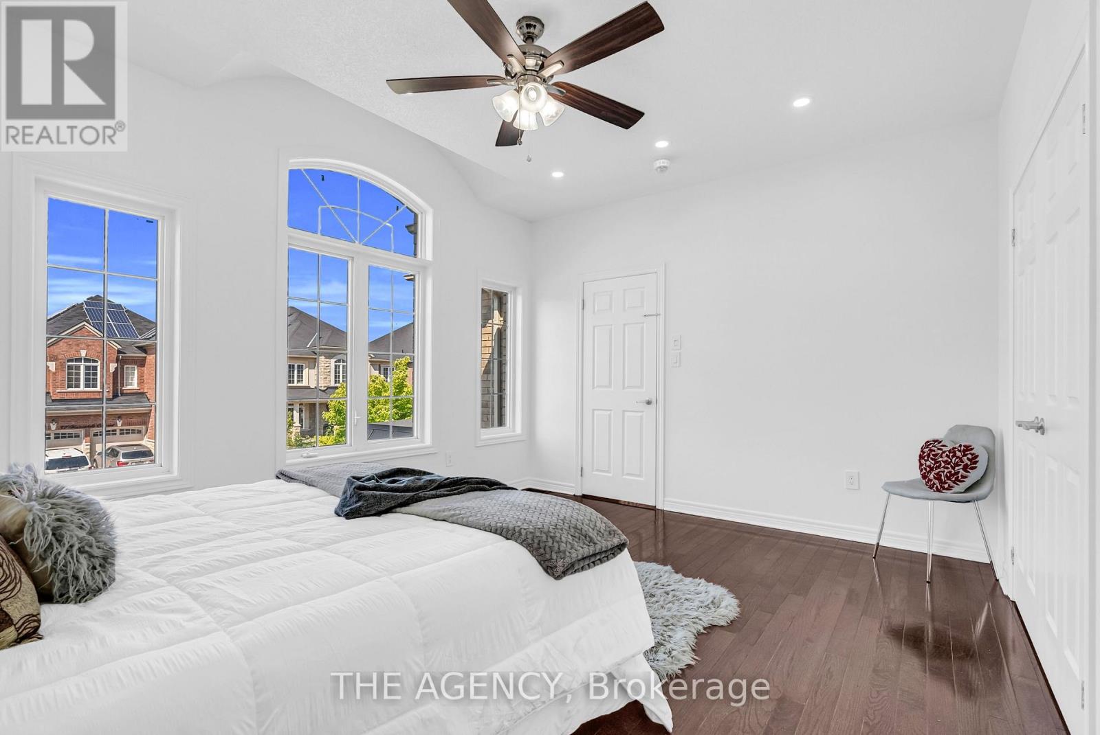 Photo 33 of 13 Waterwide Crescent, Brampton ON