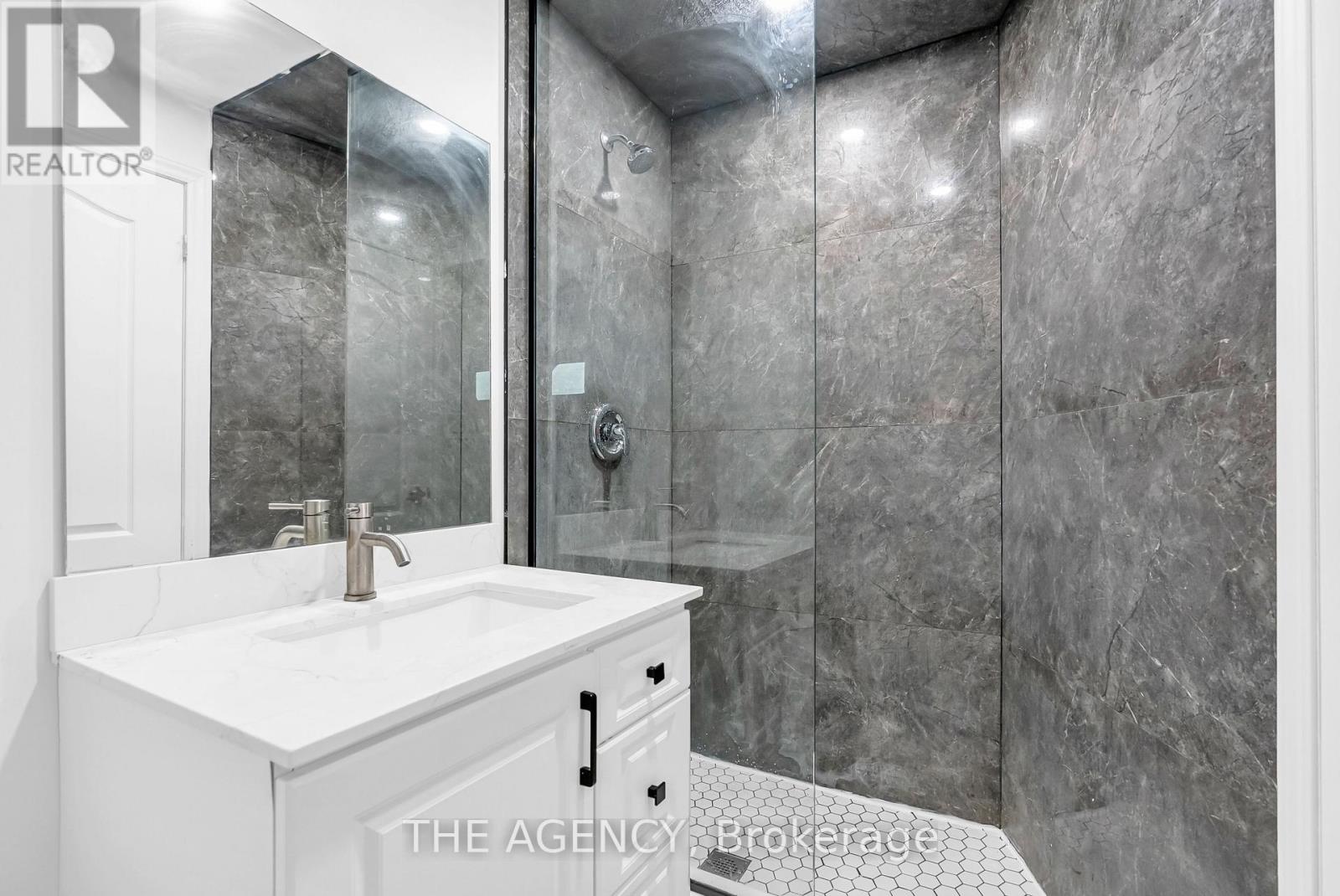 Photo 44 of 13 Waterwide Crescent, Brampton ON