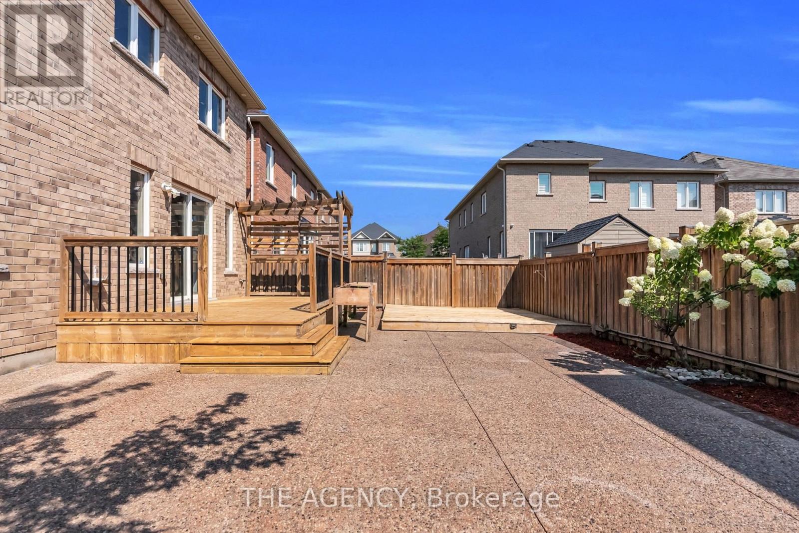 Photo 46 of 13 Waterwide Crescent, Brampton ON
