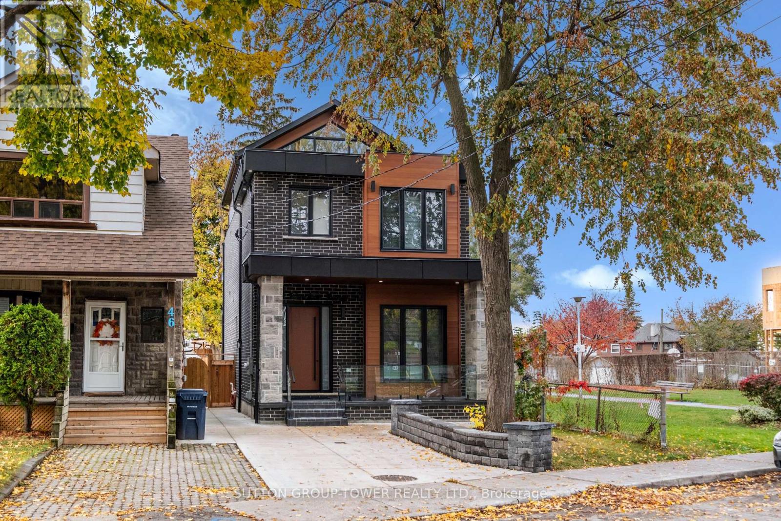 Photo 25 of 48 Silverthorn Avenue, Toronto ON