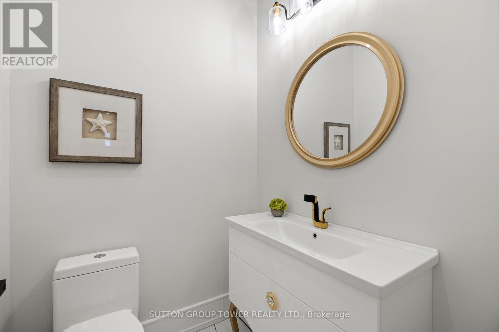 Photo 10 of 48 Silverthorn Avenue, Toronto ON