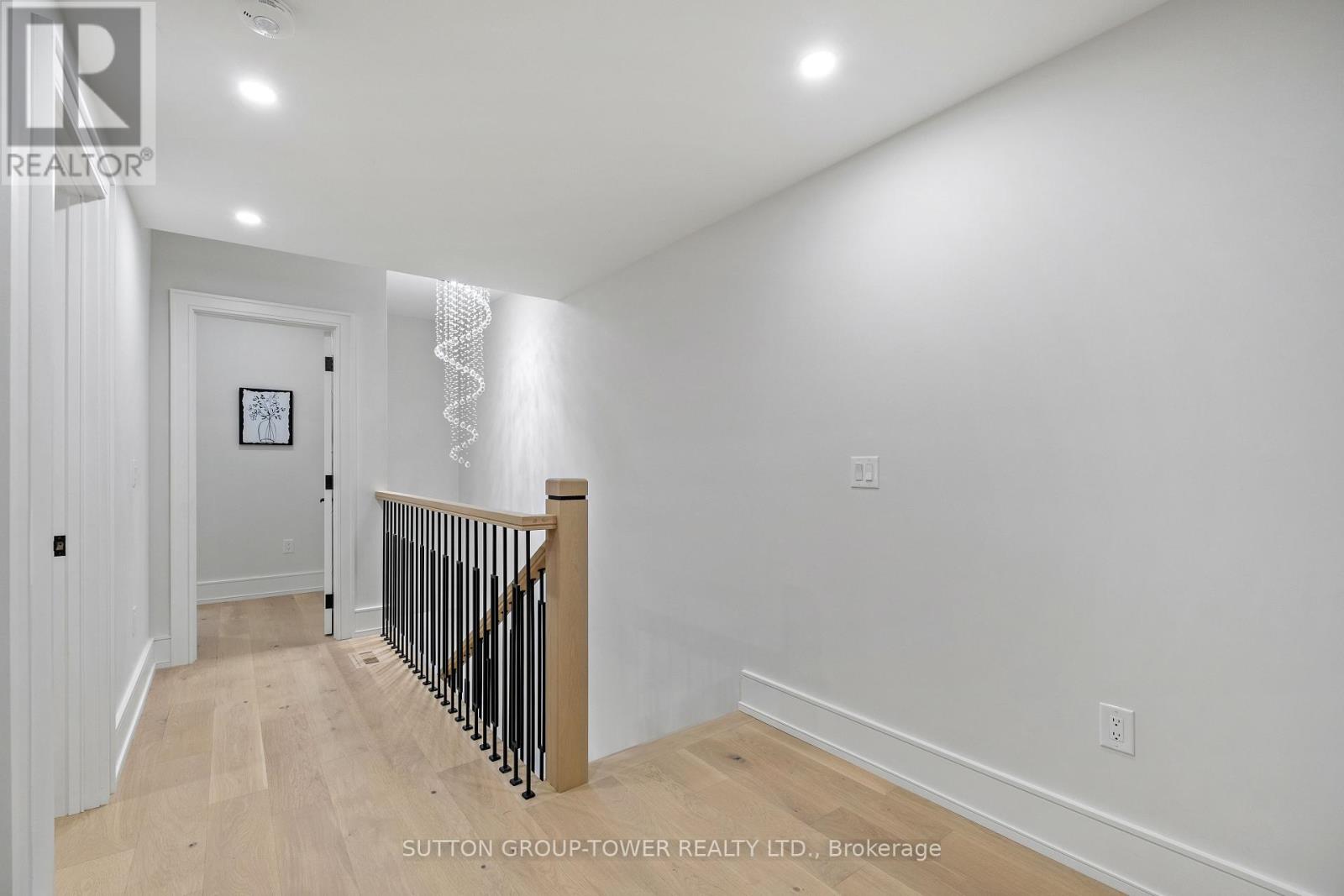 Photo 22 of 48 Silverthorn Avenue, Toronto ON