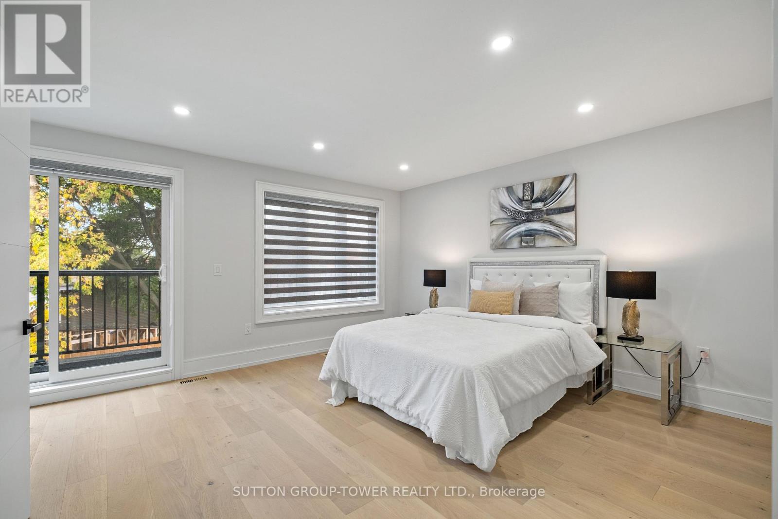 Photo 4 of 48 Silverthorn Avenue, Toronto ON