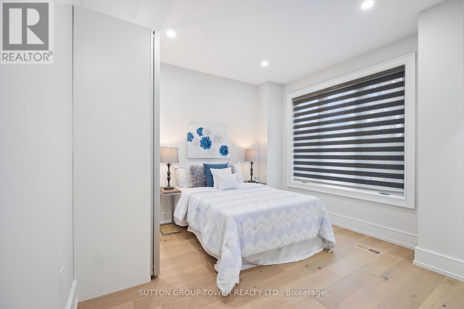 Photo 6 of 48 Silverthorn Avenue, Toronto ON