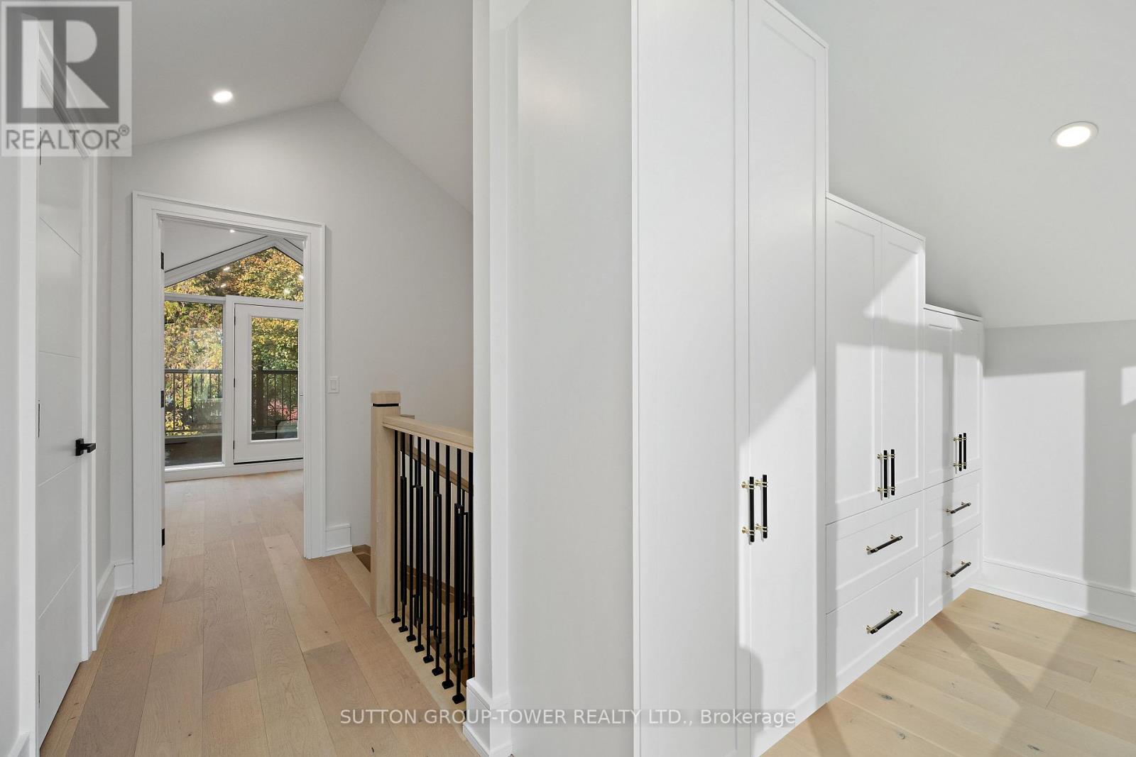 Photo 30 of 48 Silverthorn Avenue, Toronto ON