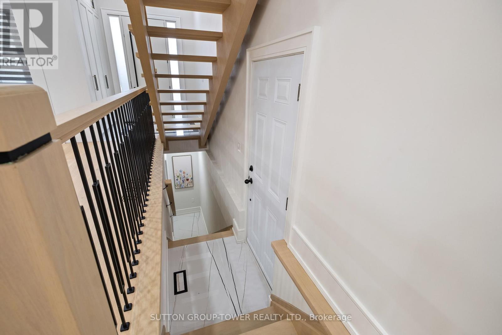 Photo 29 of 48 Silverthorn Avenue, Toronto ON