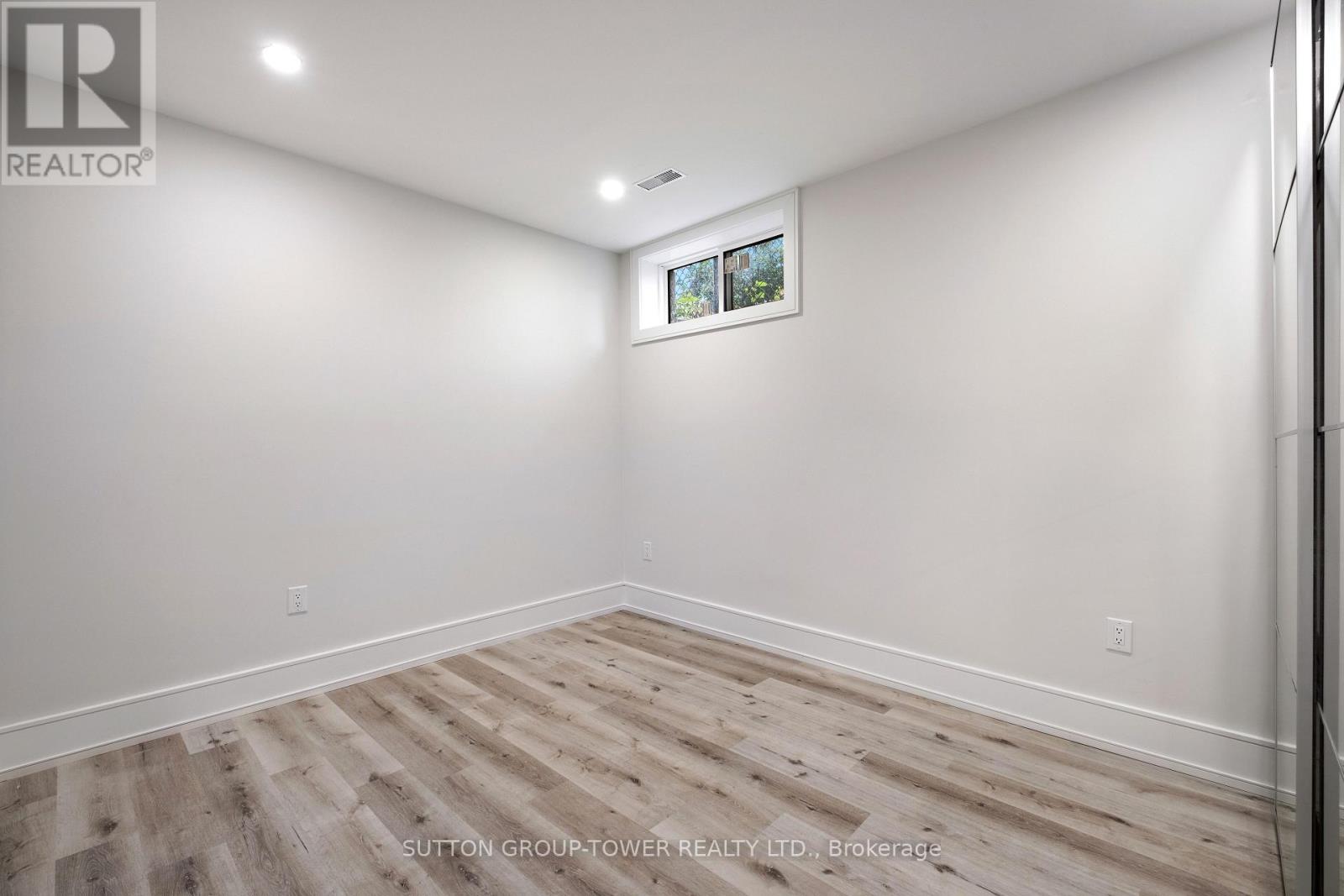 Photo 3 of 48 Silverthorn Avenue, Toronto ON