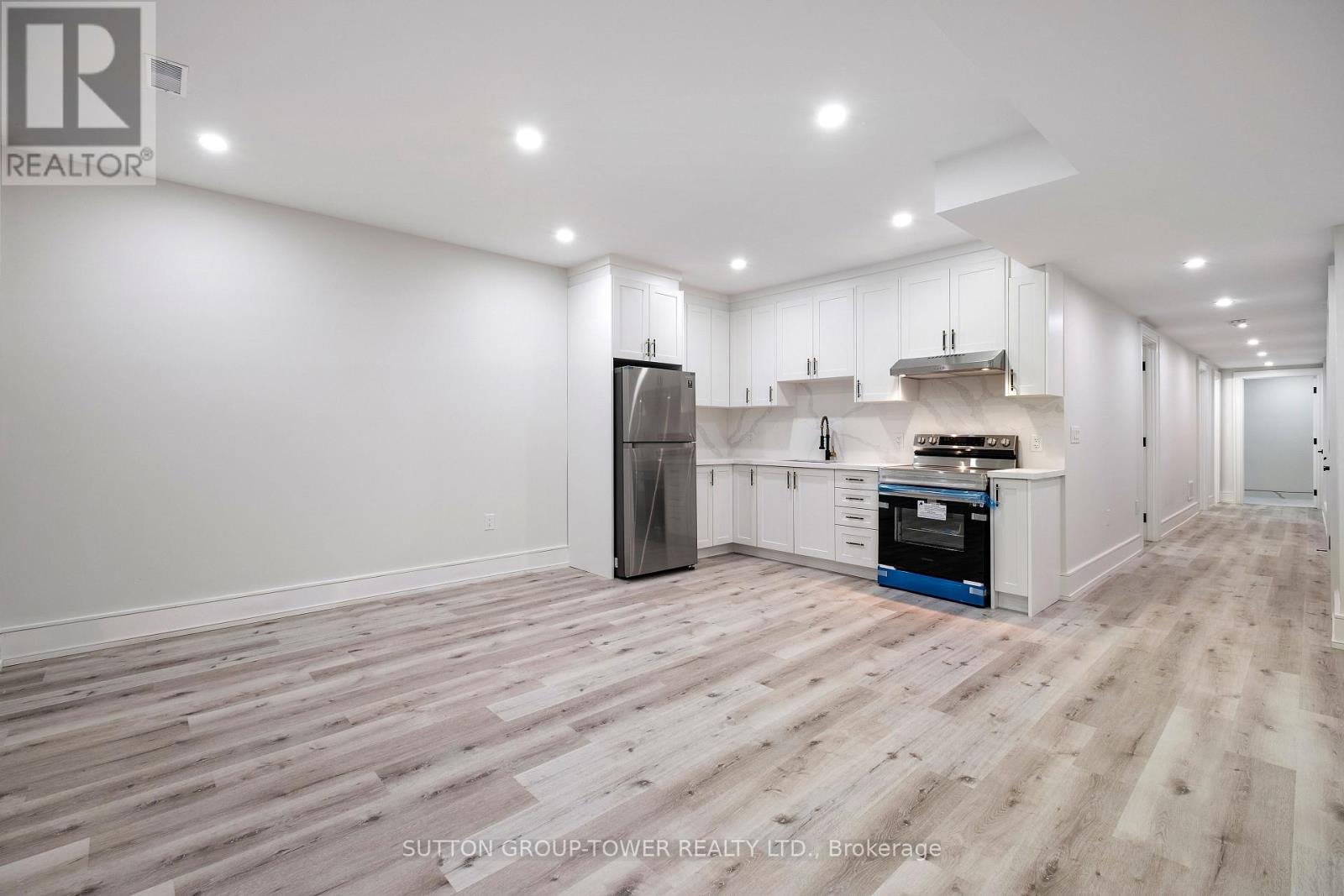 Photo 33 of 48 Silverthorn Avenue, Toronto ON