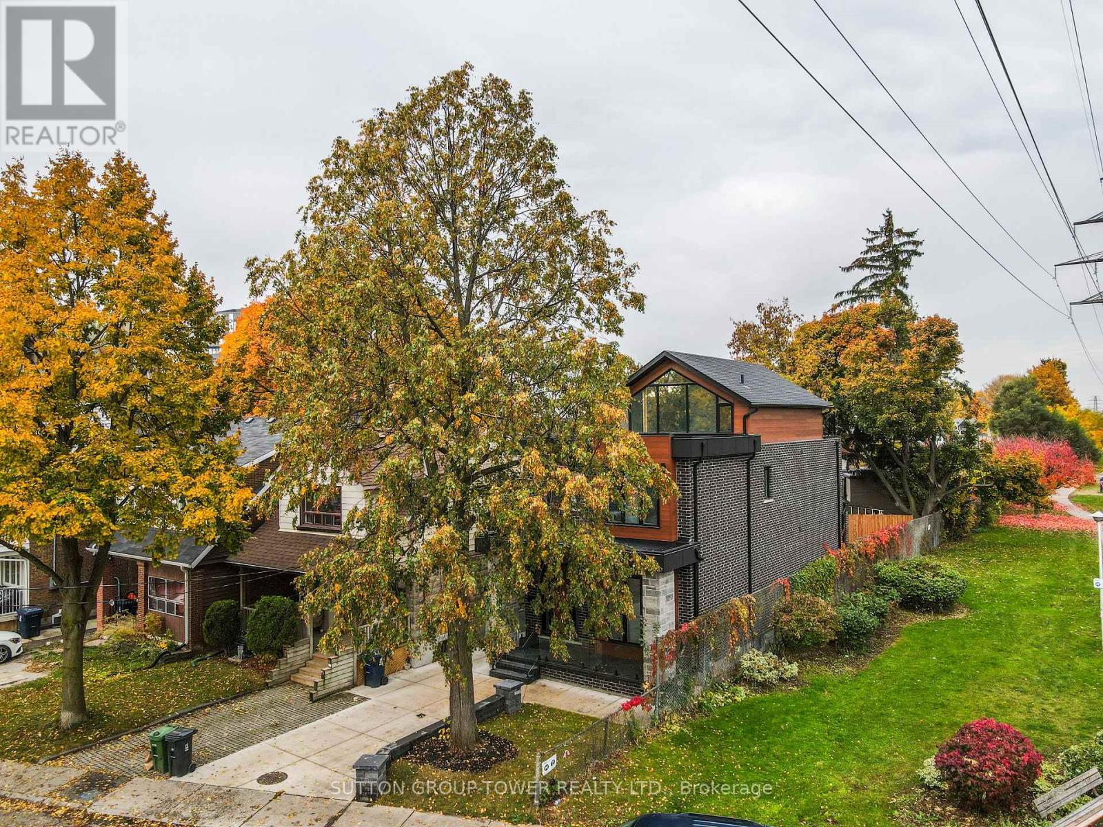 Photo 37 of 48 Silverthorn Avenue, Toronto ON
