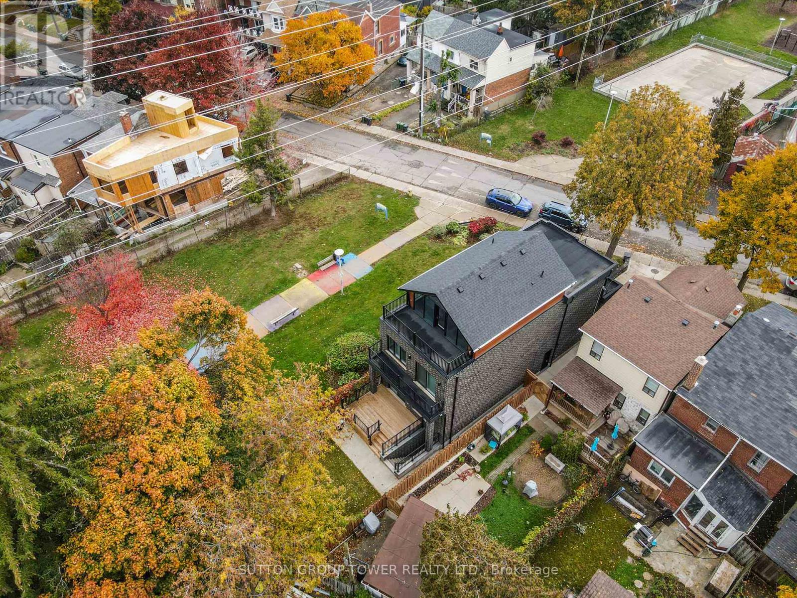 Photo 21 of 48 Silverthorn Avenue, Toronto ON