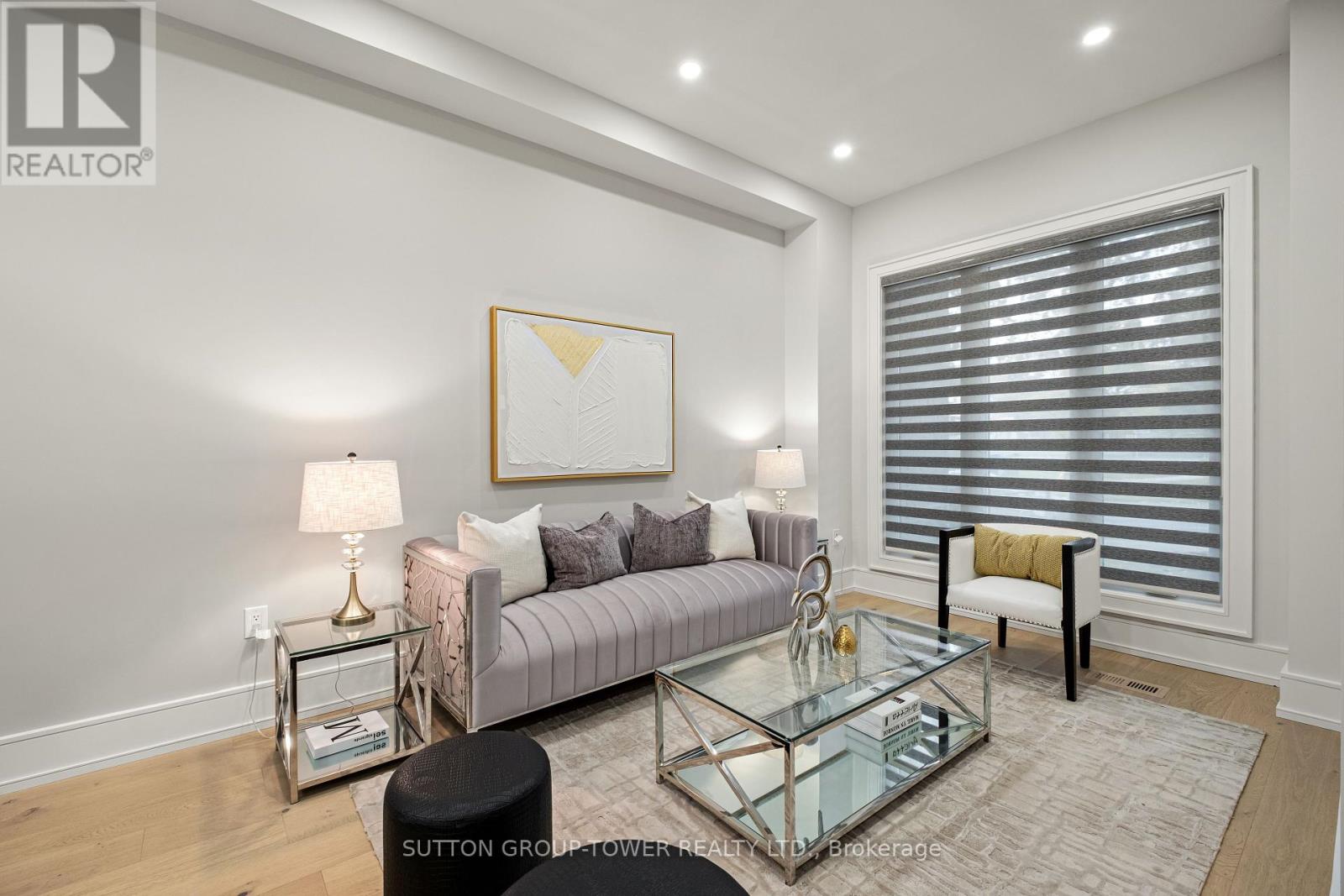 Photo 32 of 48 Silverthorn Avenue, Toronto ON