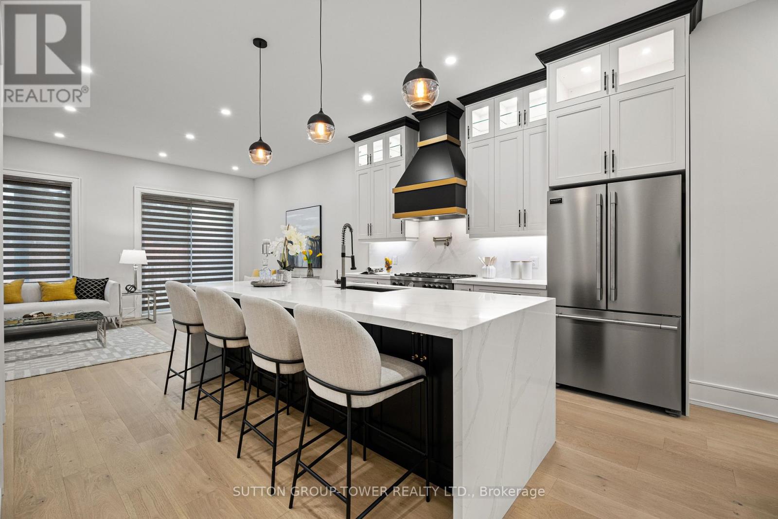 Photo 5 of 48 Silverthorn Avenue, Toronto ON