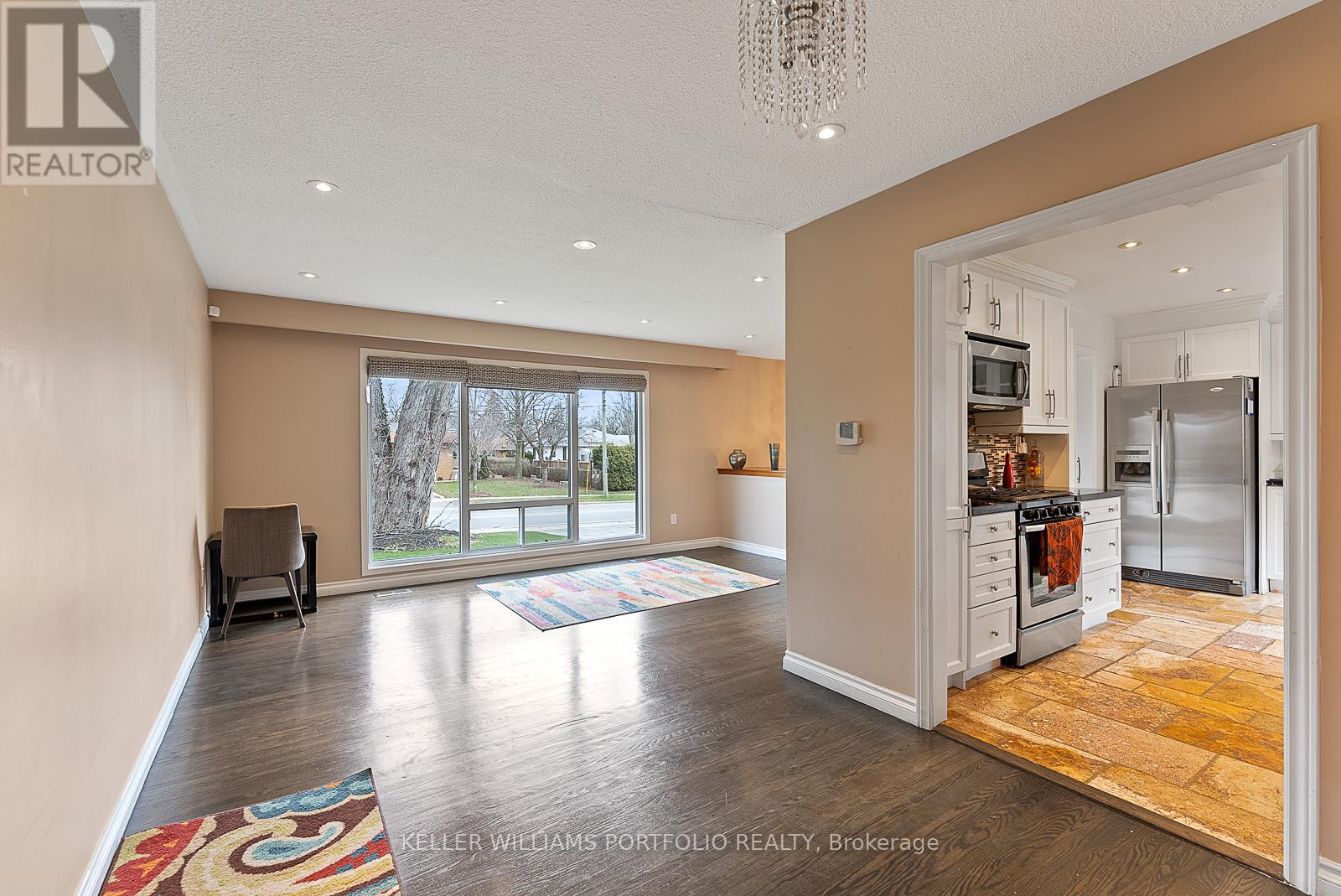 Photo 16 of 466 Fourth Line, Oakville ON