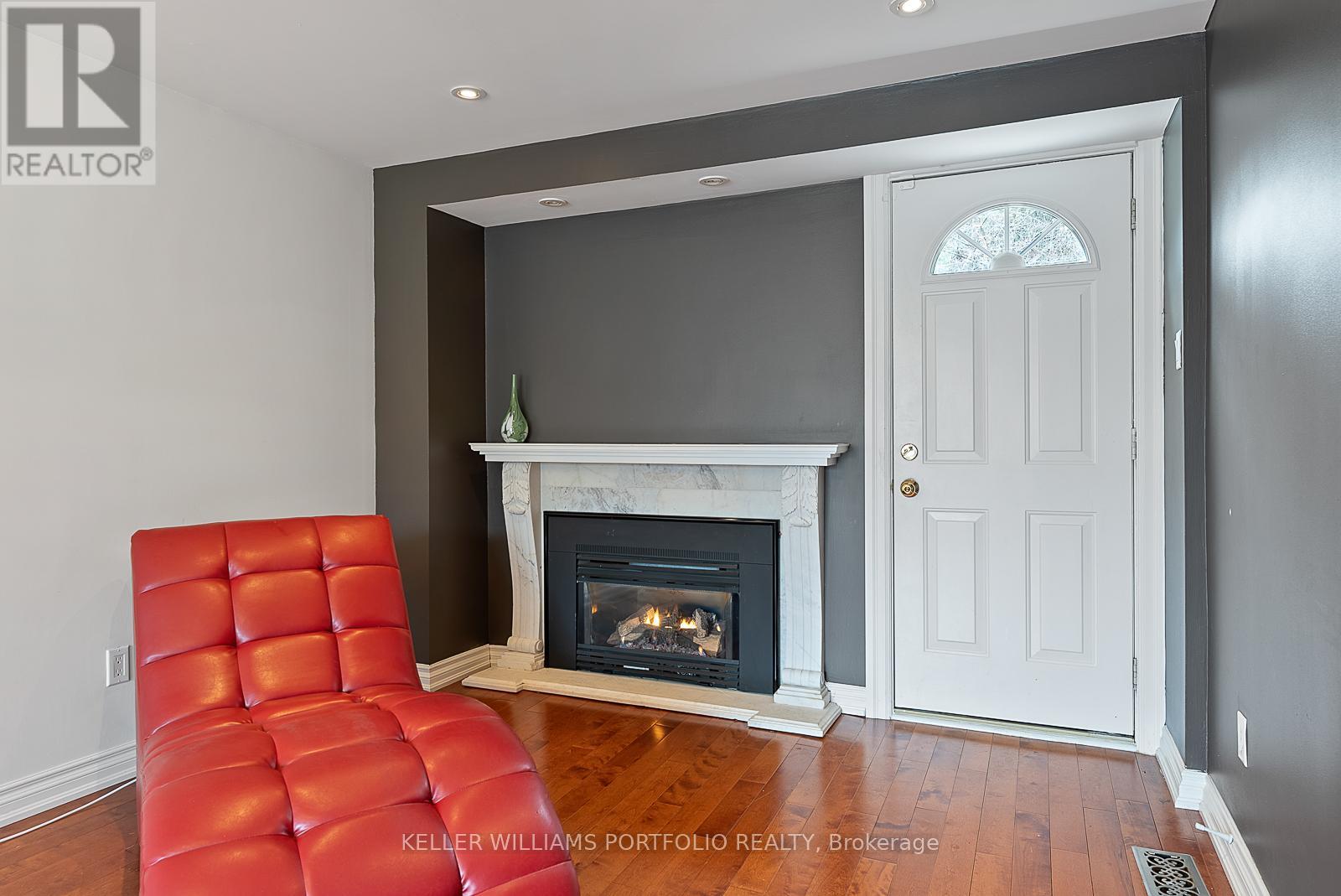 Photo 14 of 466 Fourth Line, Oakville ON