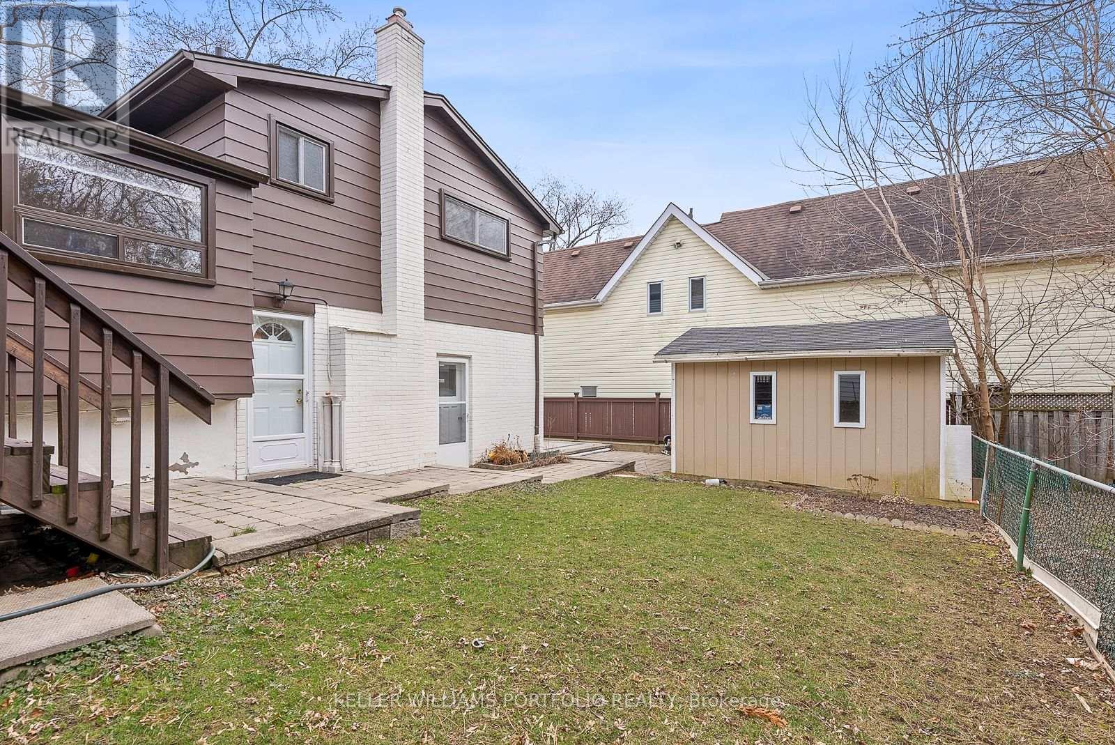 Photo 10 of 466 Fourth Line, Oakville ON