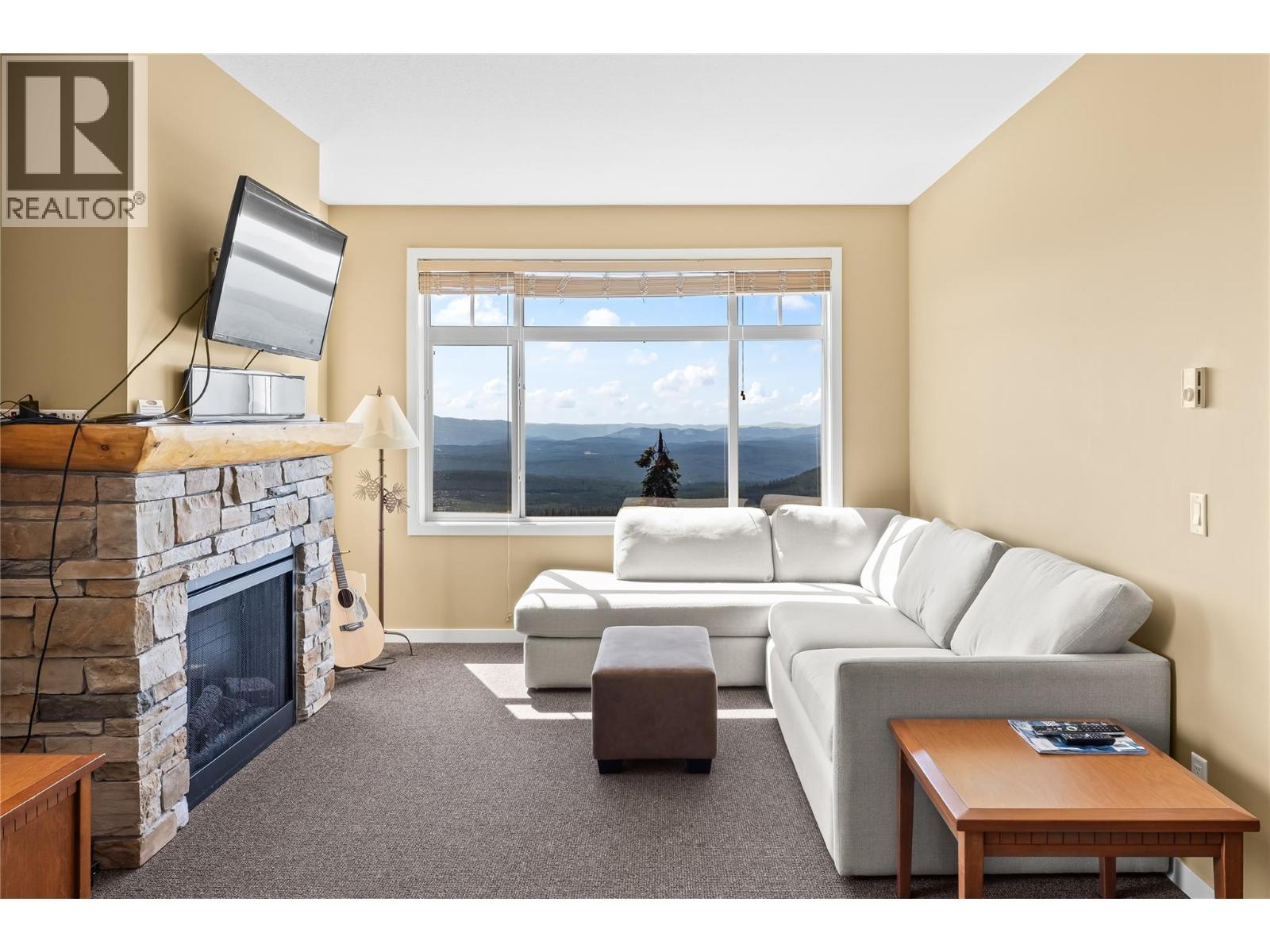 255 Feathertop Way Unit# 308/308A, Big White