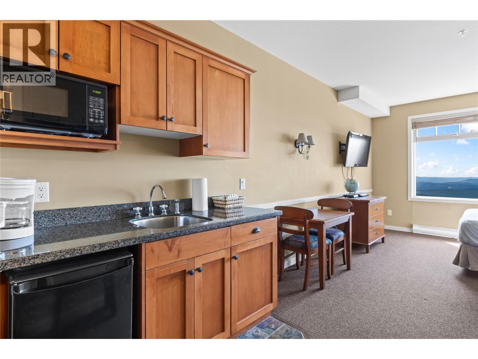 255 Feathertop Way Unit# 308/308A, Big White