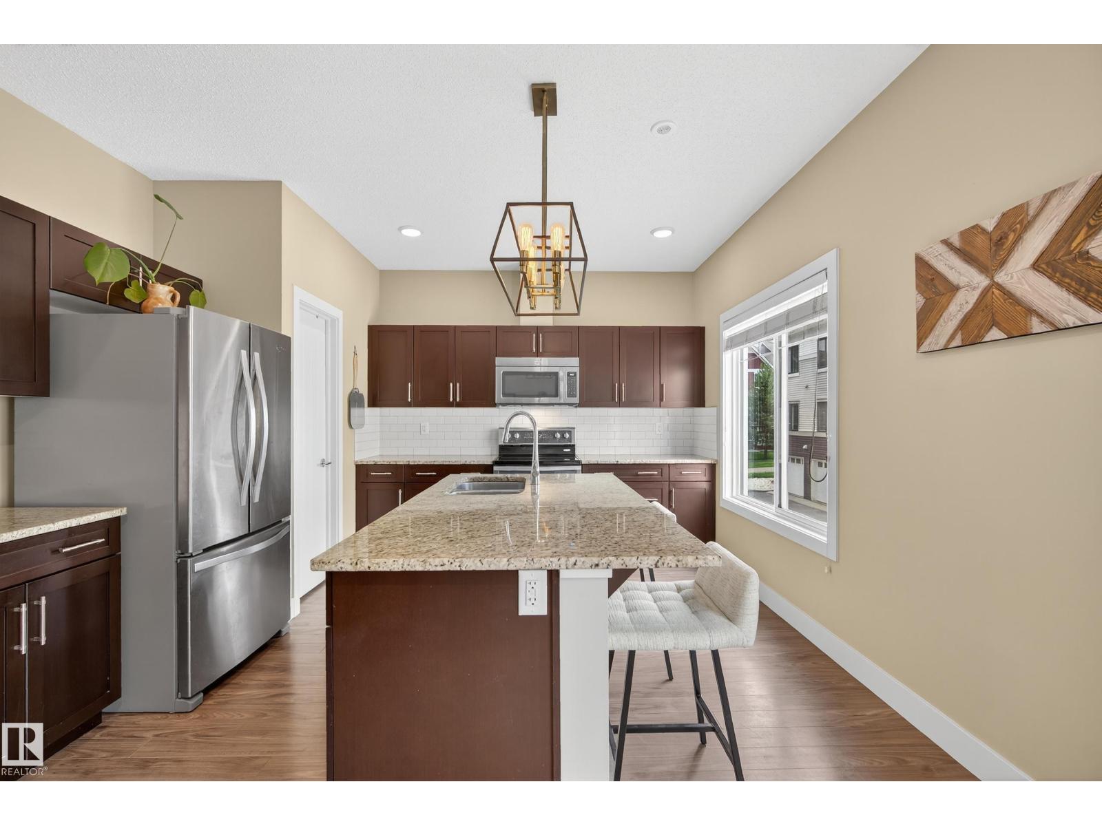 Photo 12 of 32 804 Welsh Dr Sw, Edmonton AB