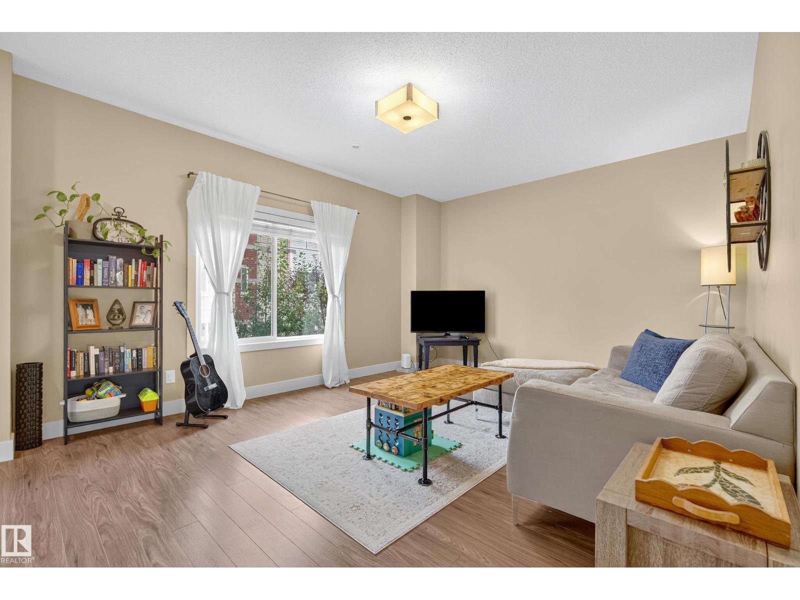 Photo 9 of 32 804 Welsh Dr Sw, Edmonton AB