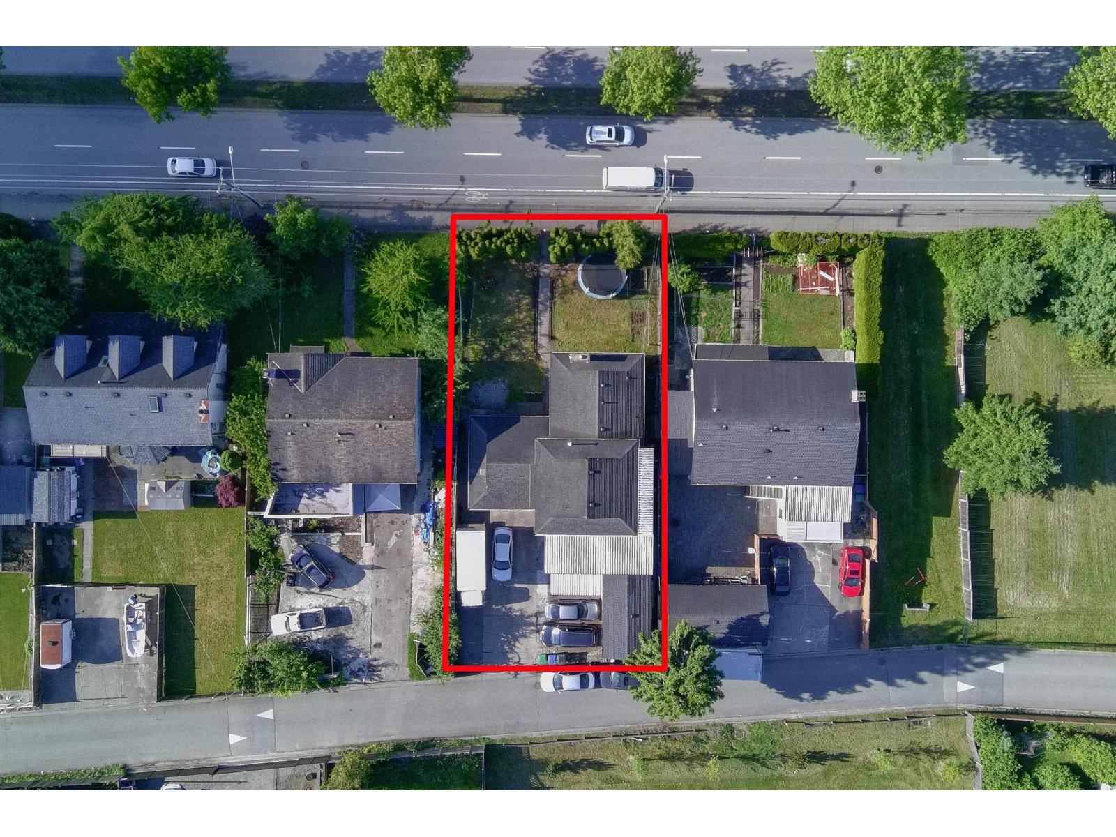 Photo 3 of 13076 64 Avenue, Surrey BC