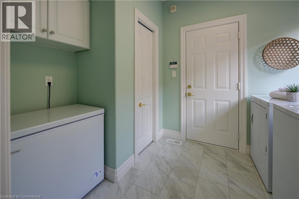 Photo 11 of 59 Devonshire Drive, New Hamburg ON